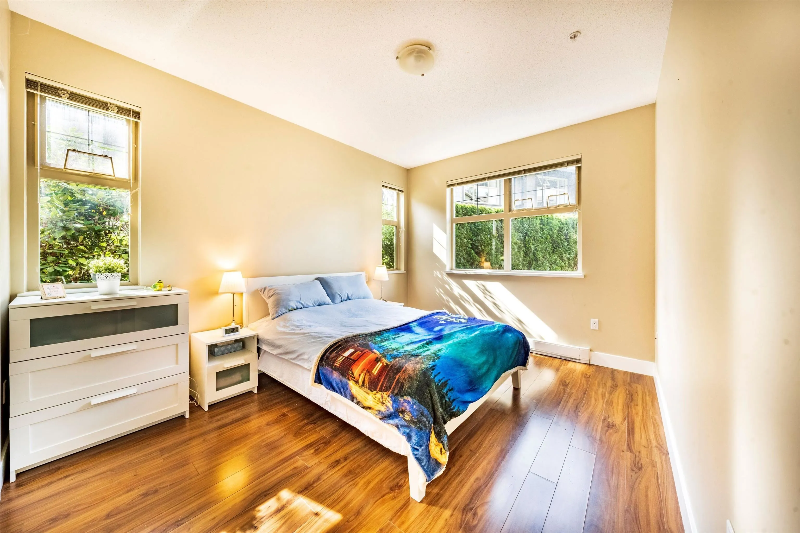 21X 4885 Valley Drive