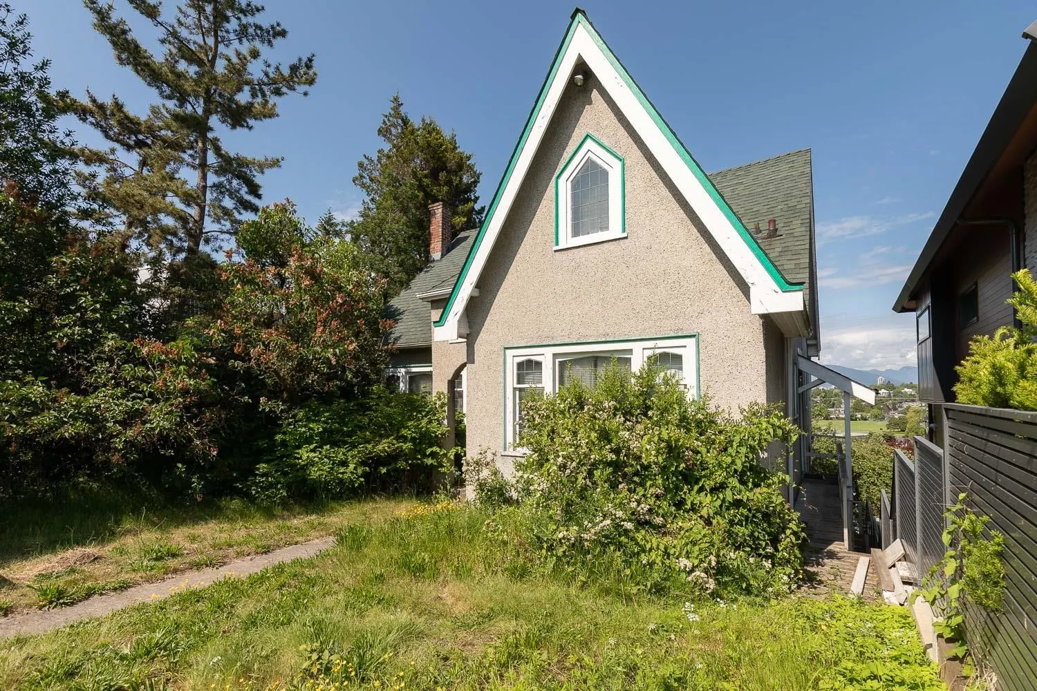 4376 Quesnel Drive
