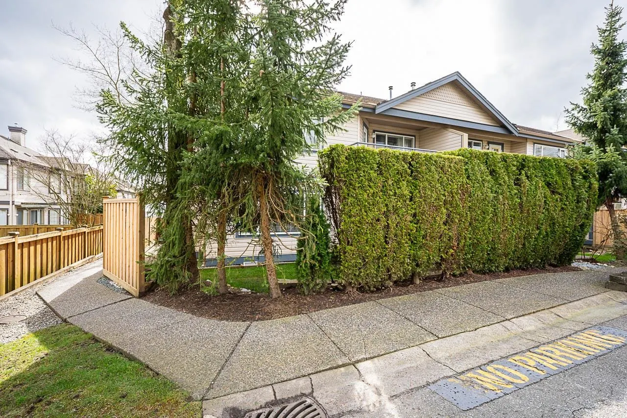 19 8338 158 Street