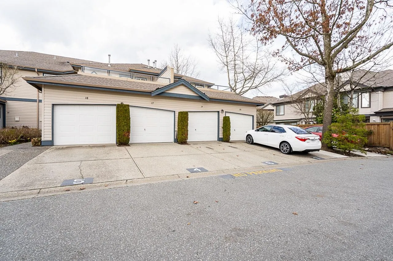 19 8338 158 Street