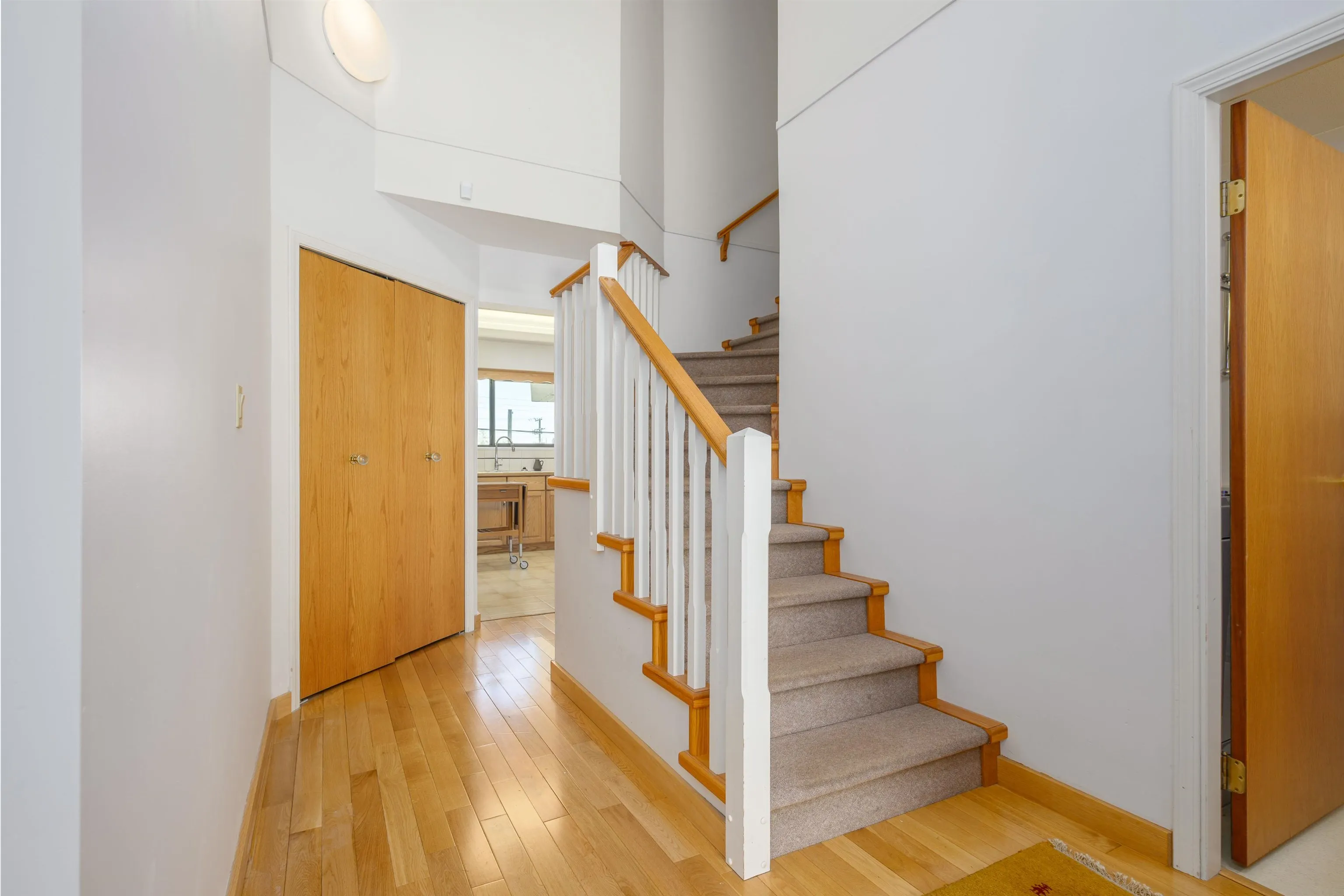 513 E 5th Street