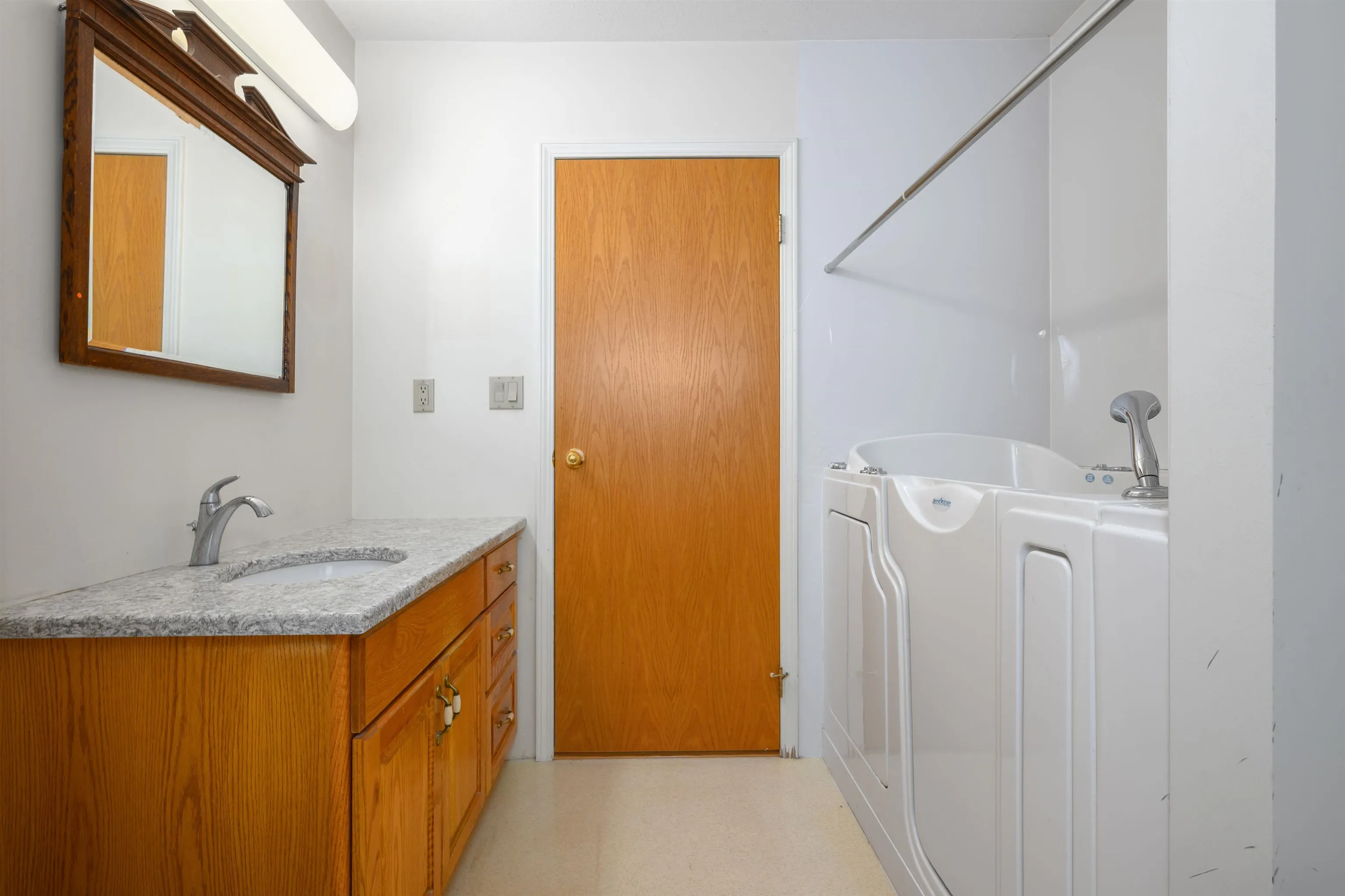 513 E 5th Street