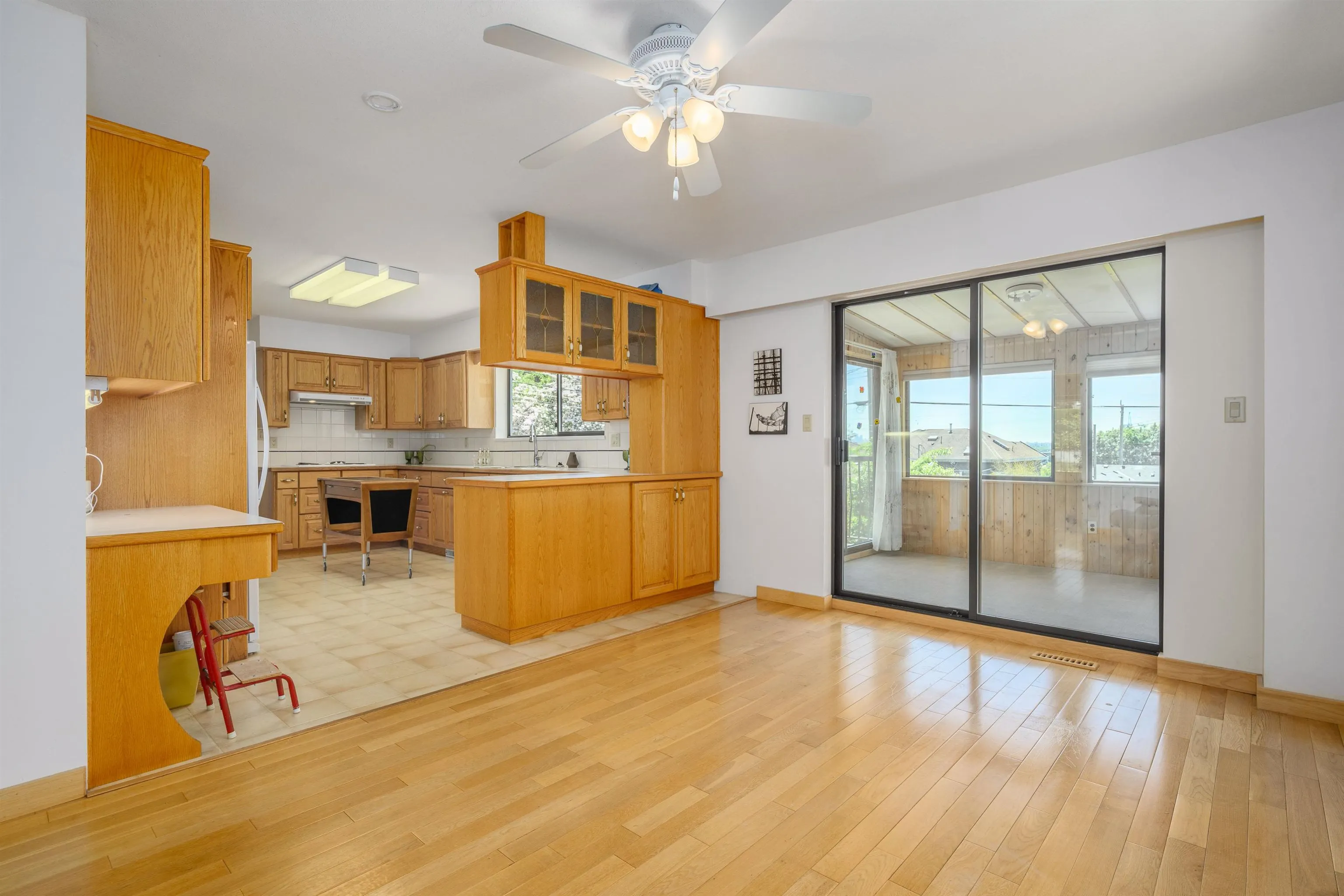 513 E 5th Street