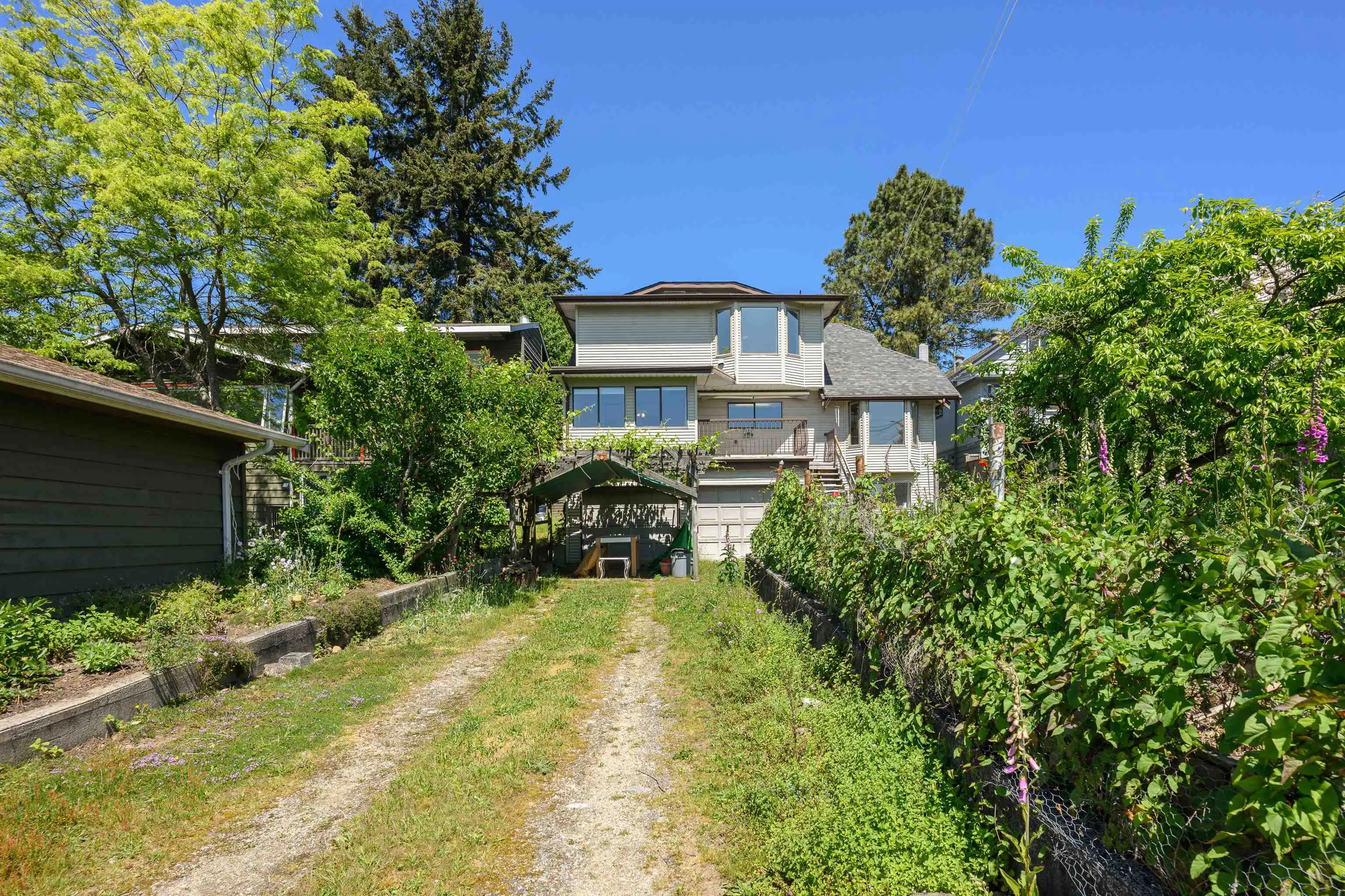513 E 5th Street