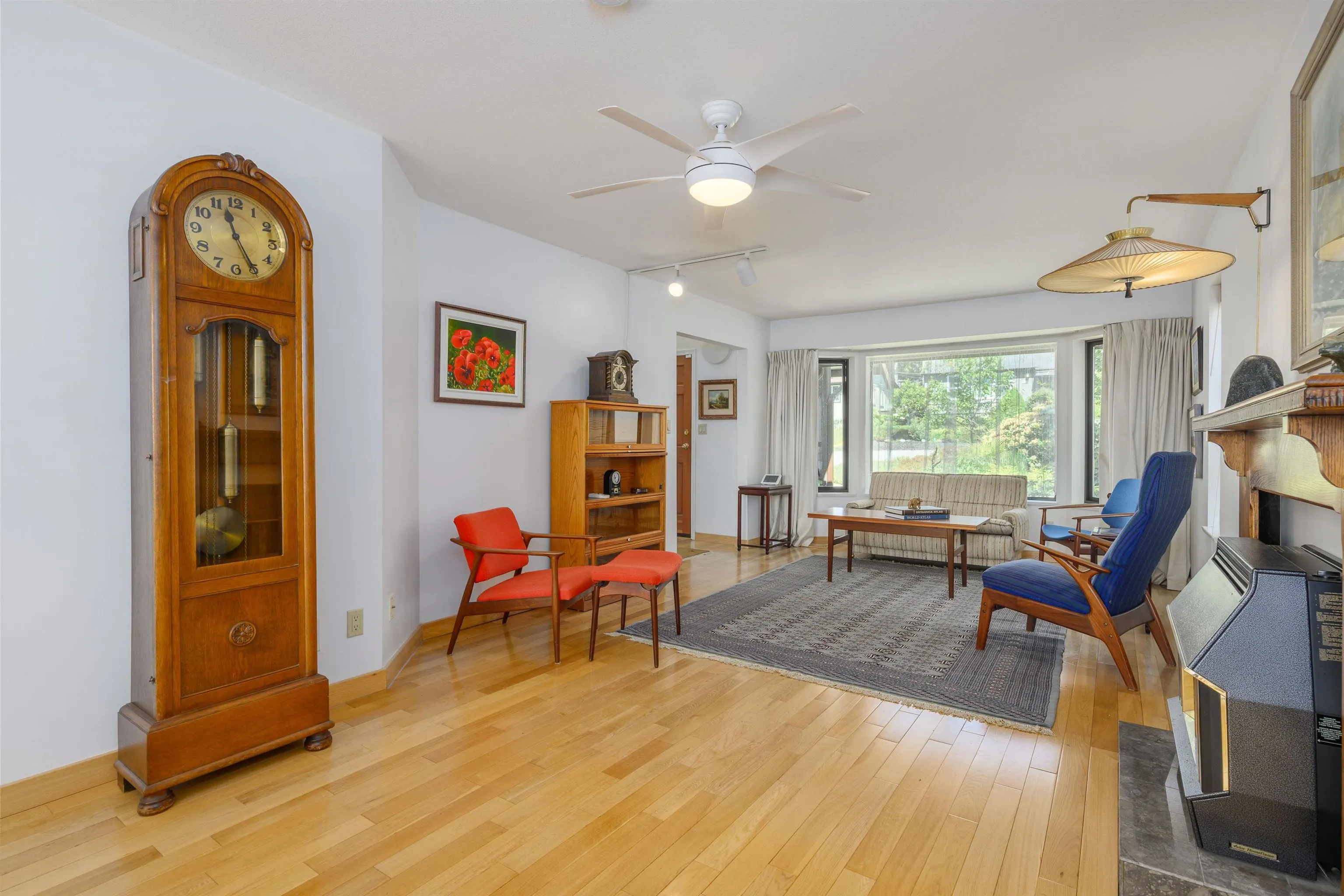 513 E 5th Street