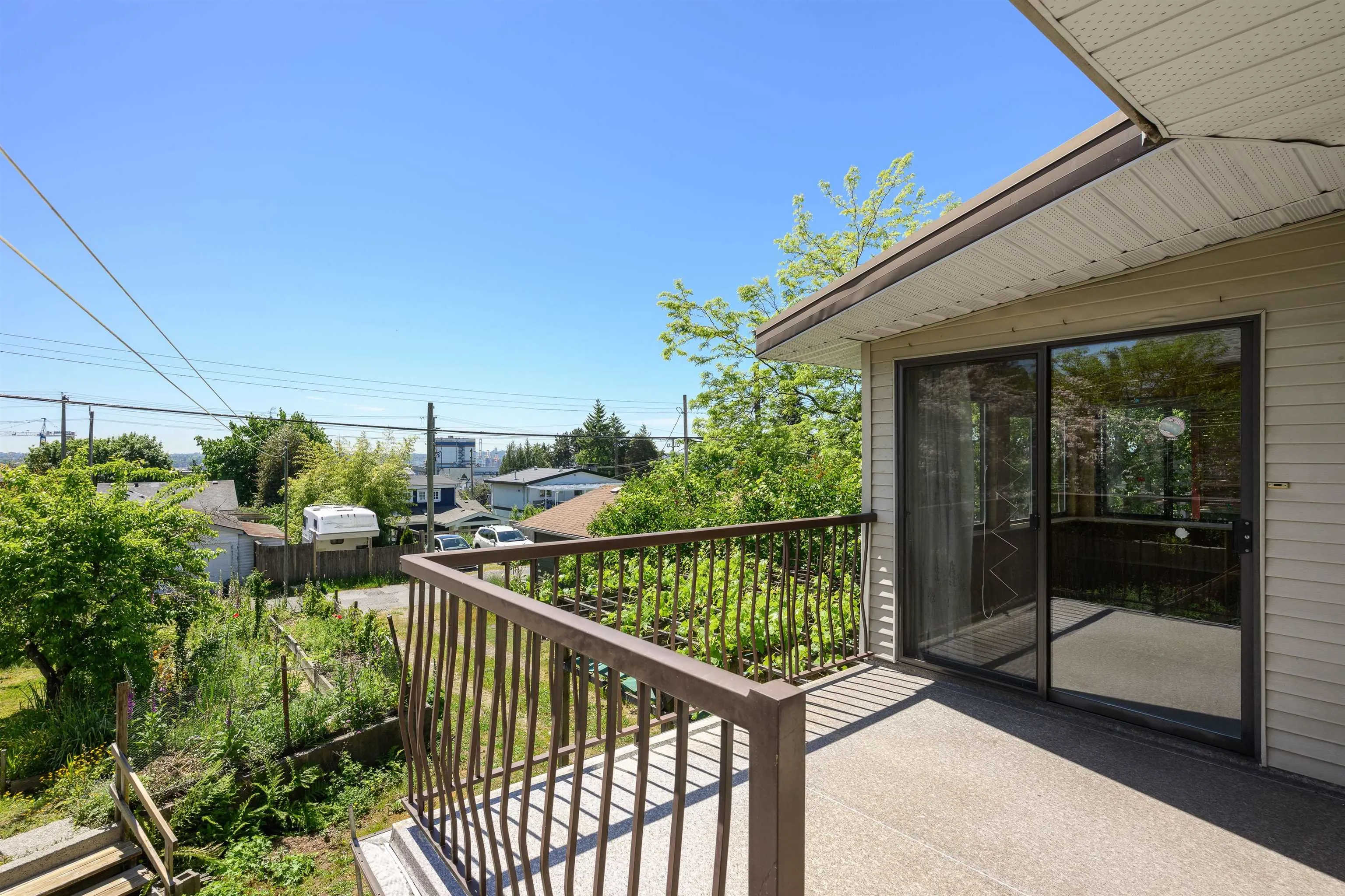 513 E 5th Street