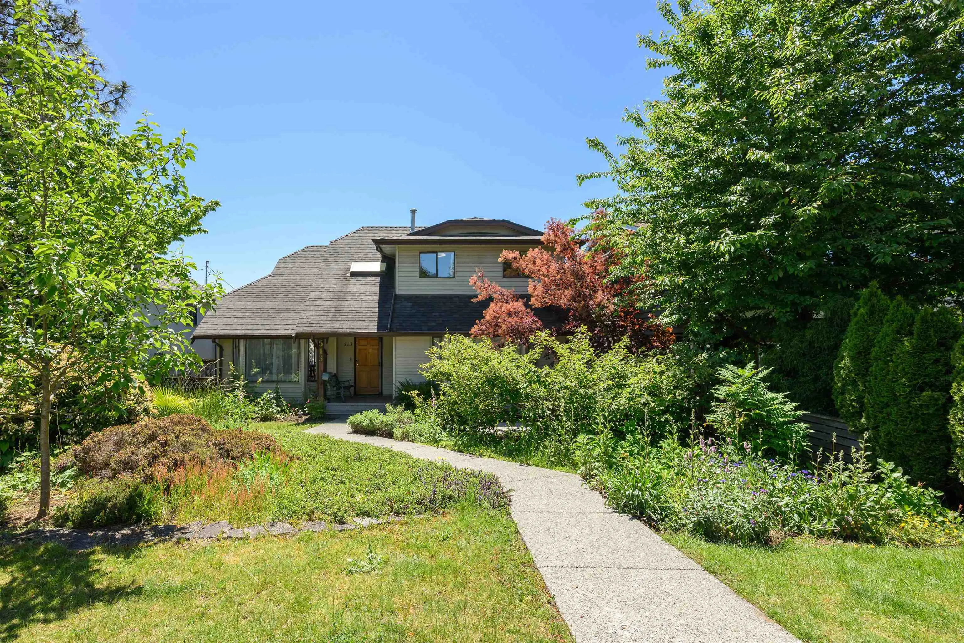 513 E 5th Street