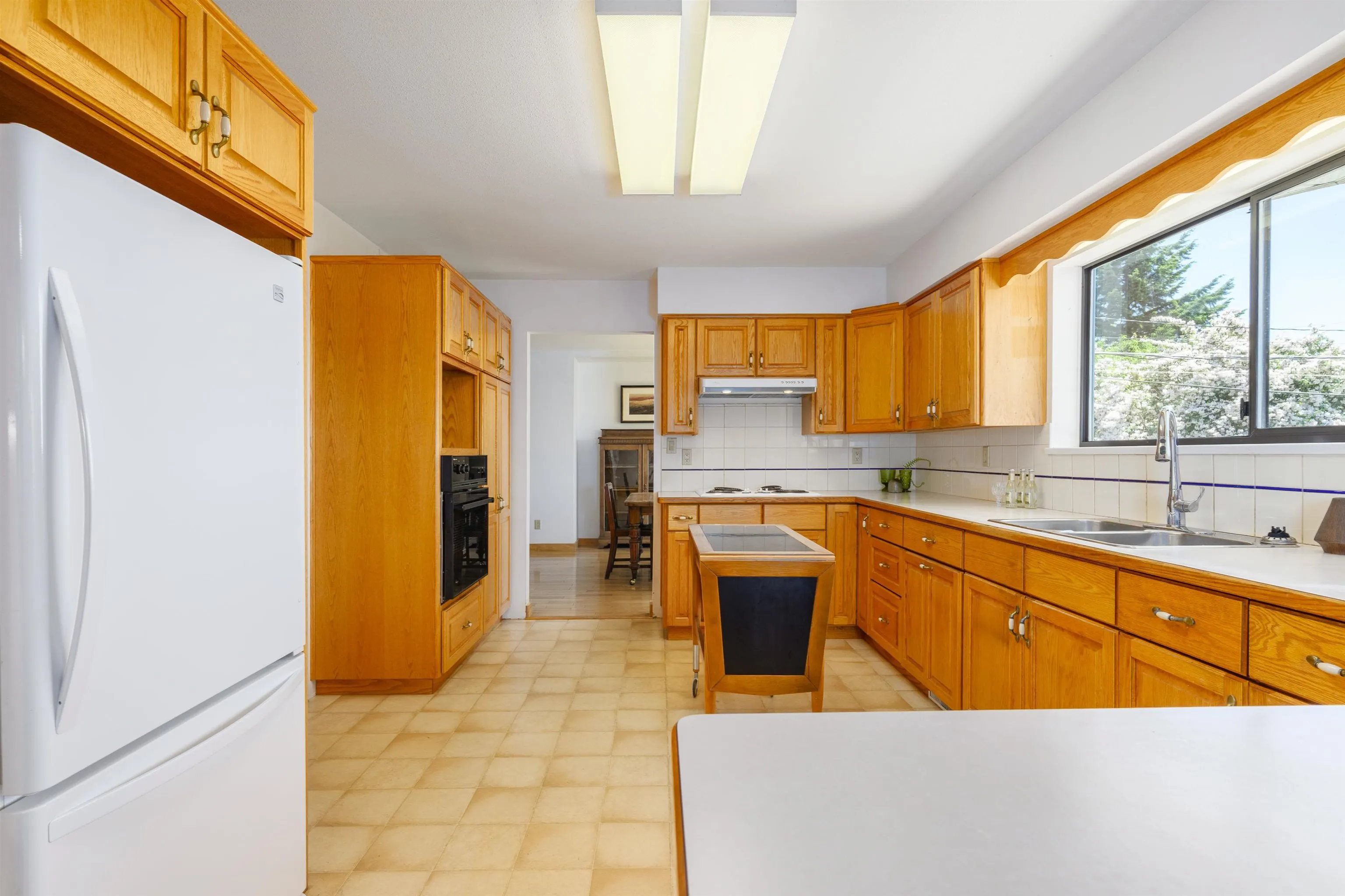 513 E 5th Street