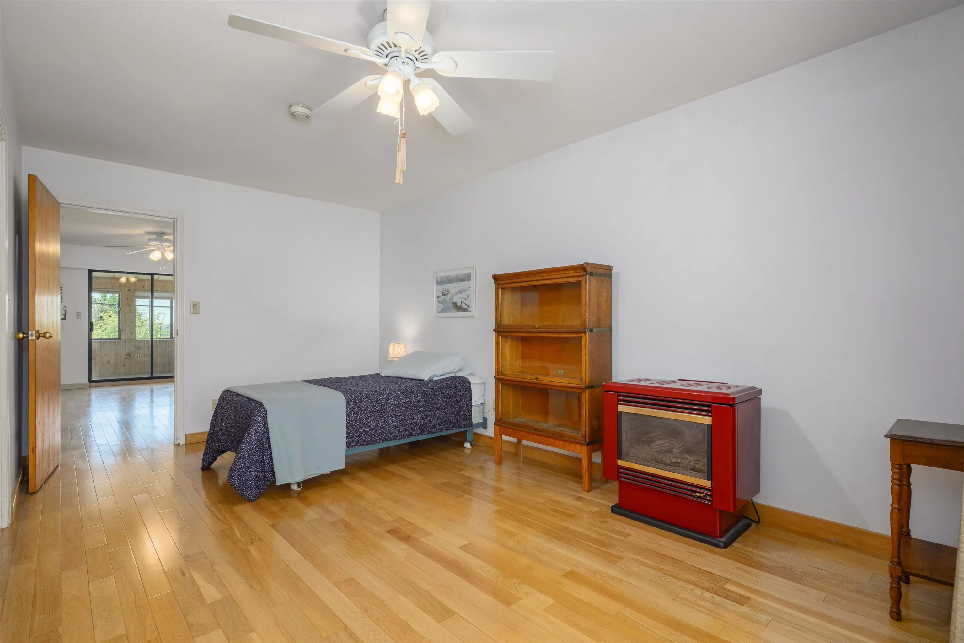 513 E 5th Street