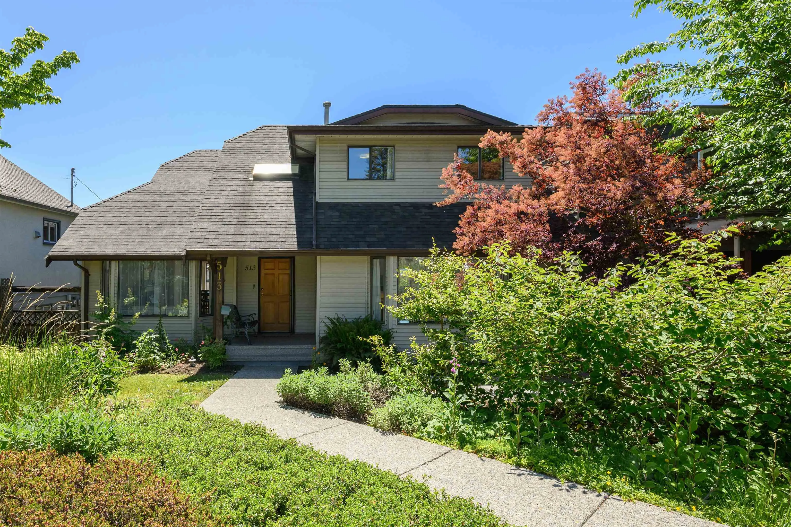 513 E 5th Street
