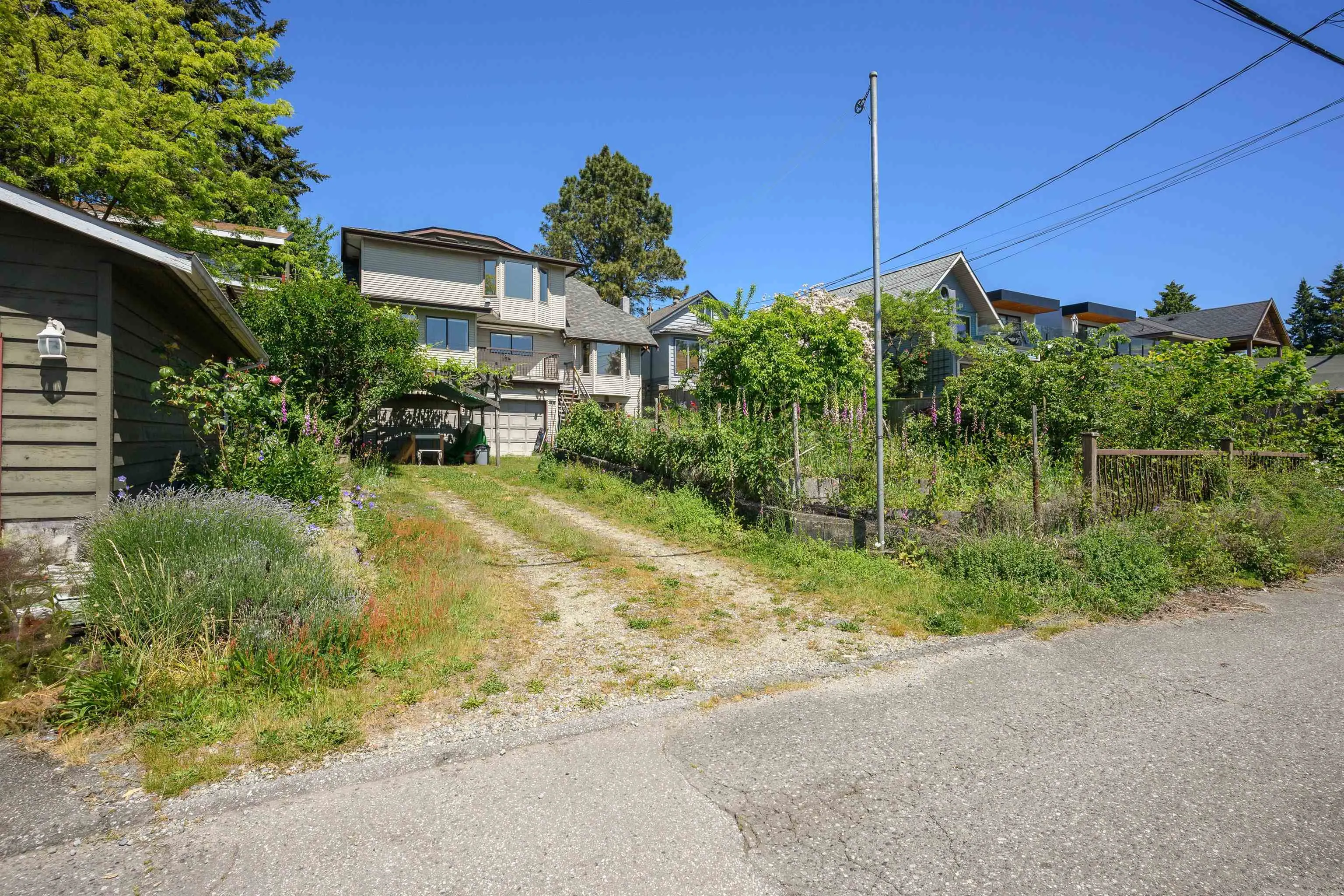 513 E 5th Street
