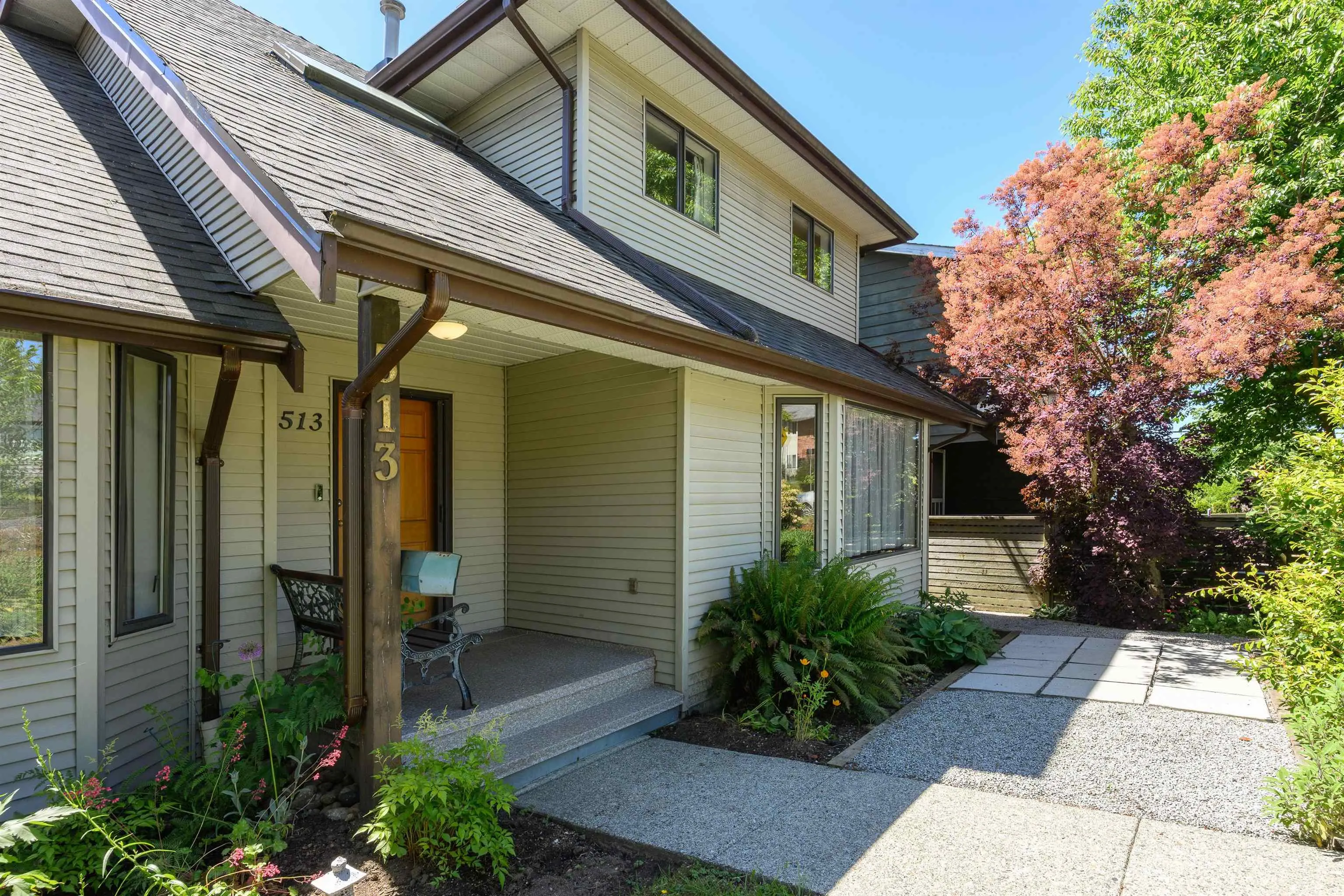 513 E 5th Street