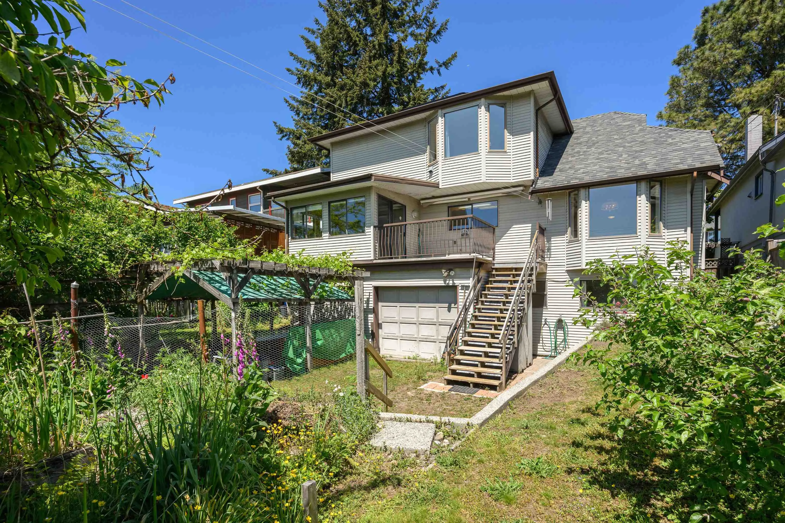 513 E 5th Street