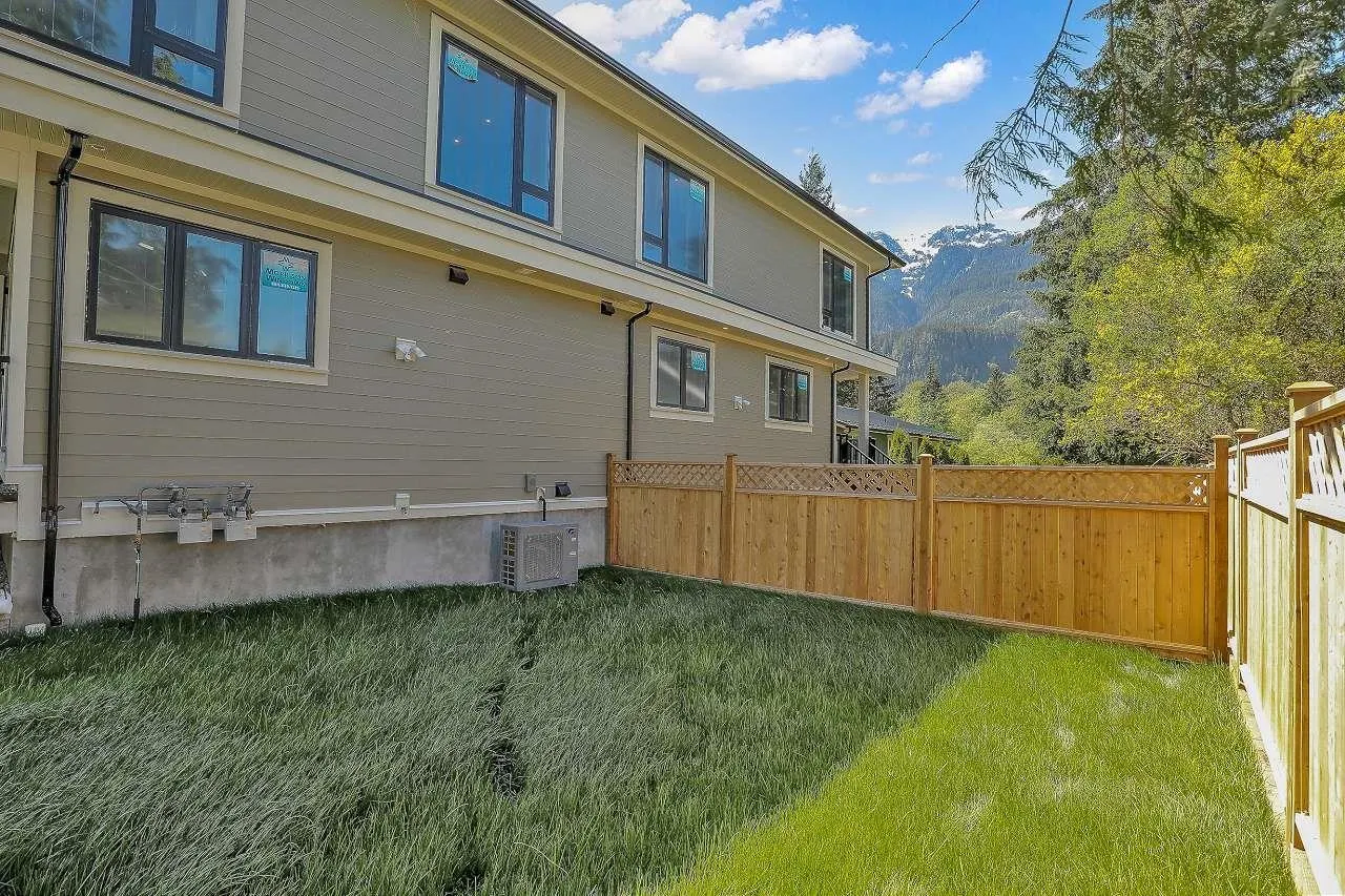 1139 Axen Road