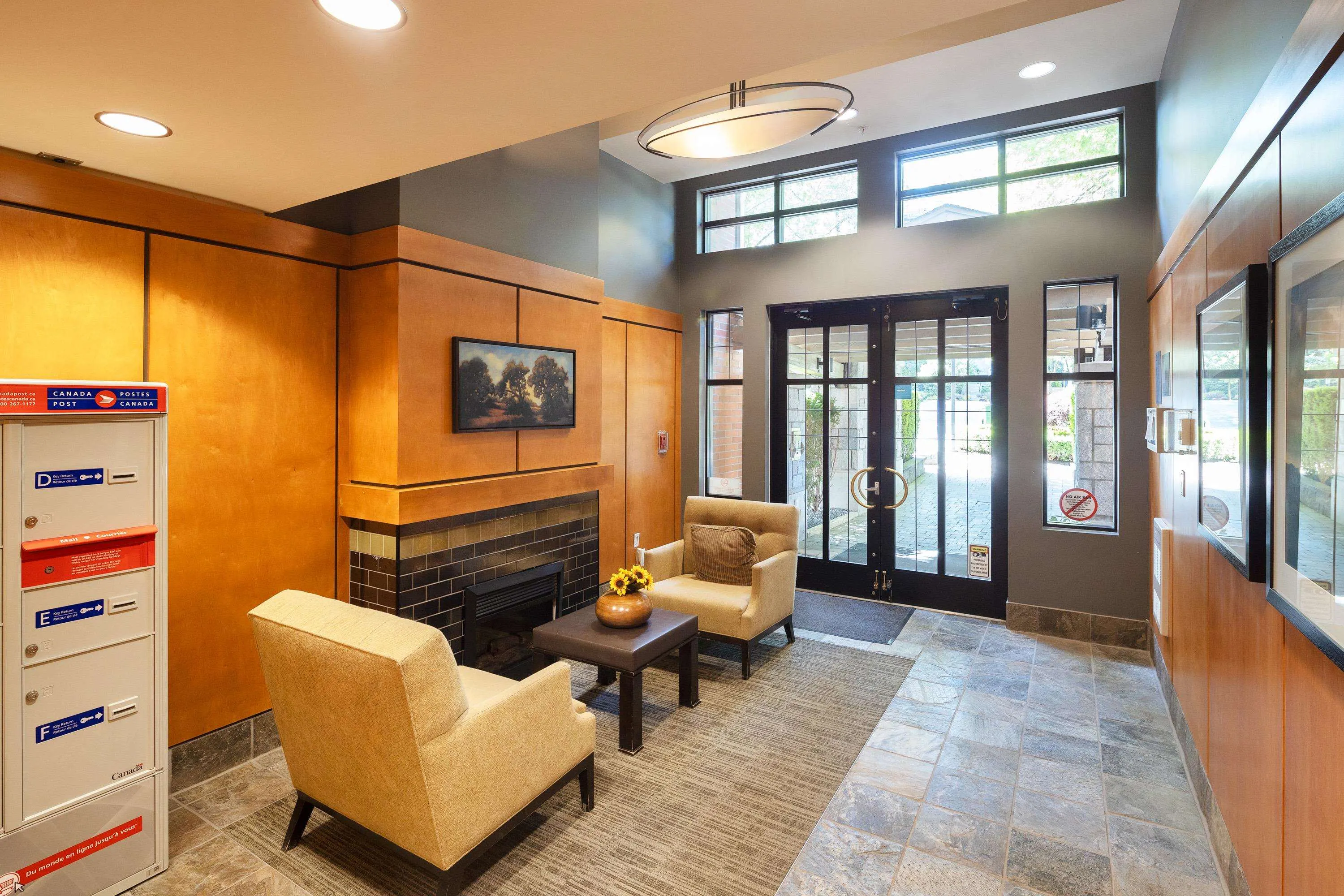 201 4883 Maclure Mews