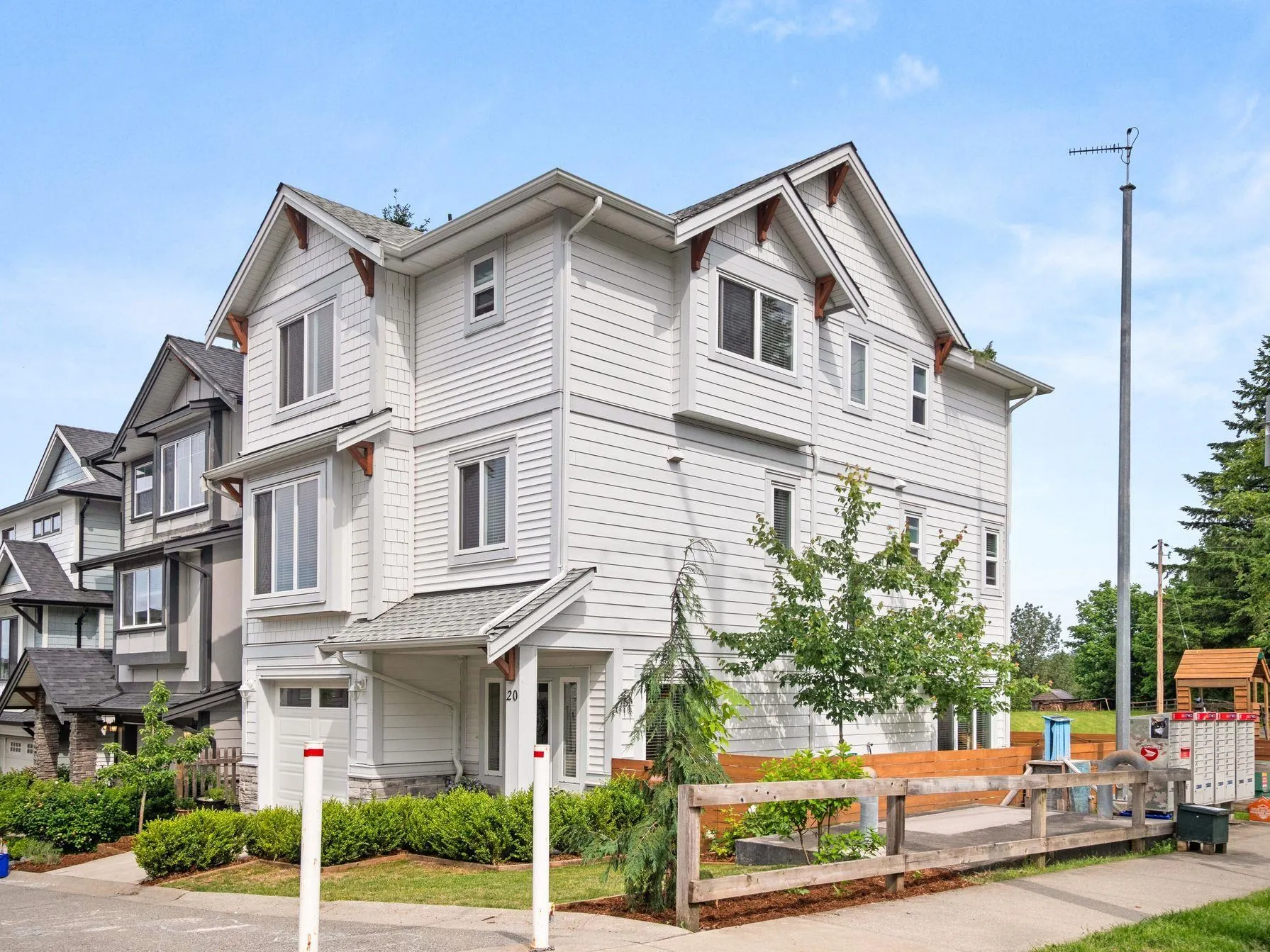 #20 4295 Old Clayburn Road