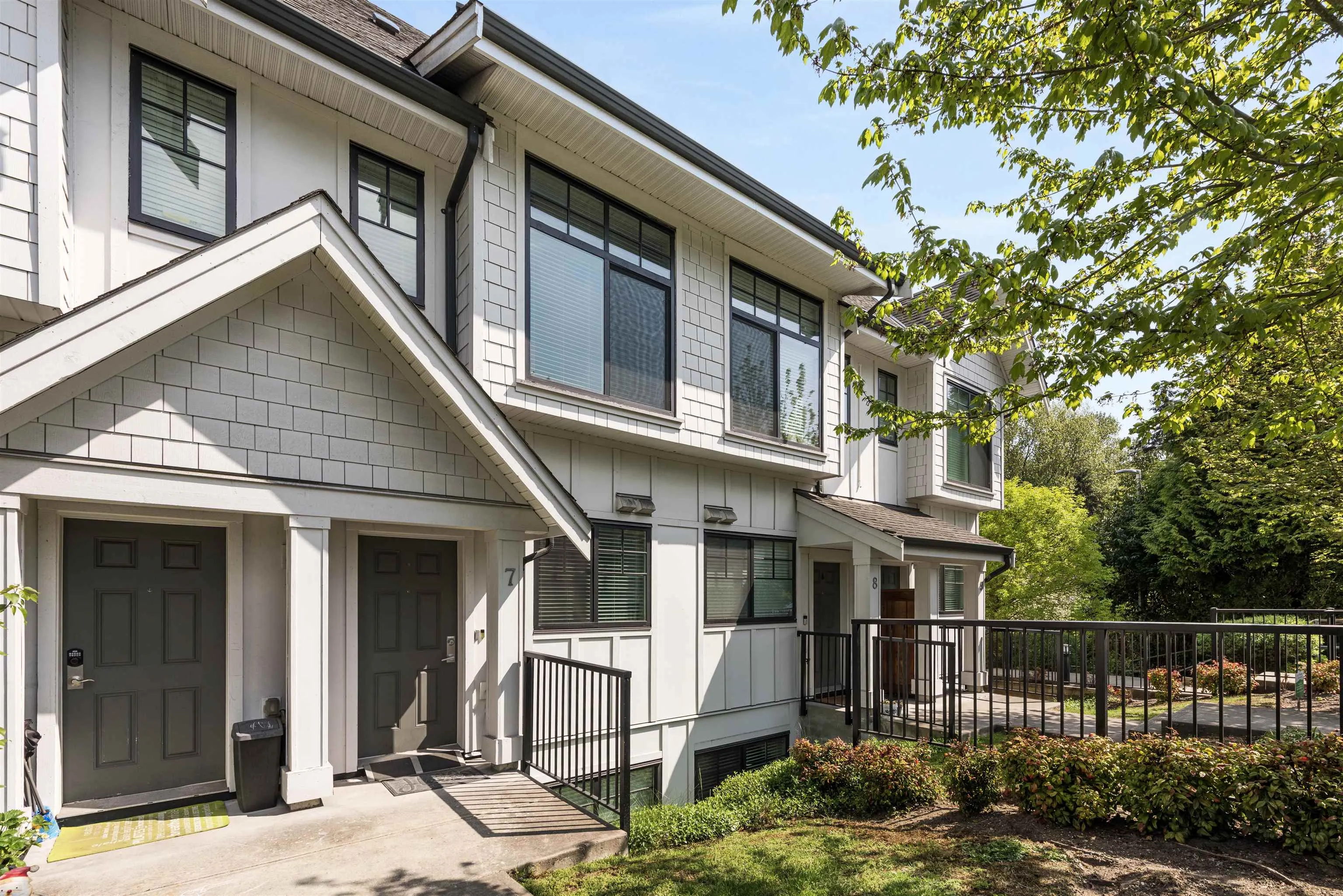 7 5152 Canada Way