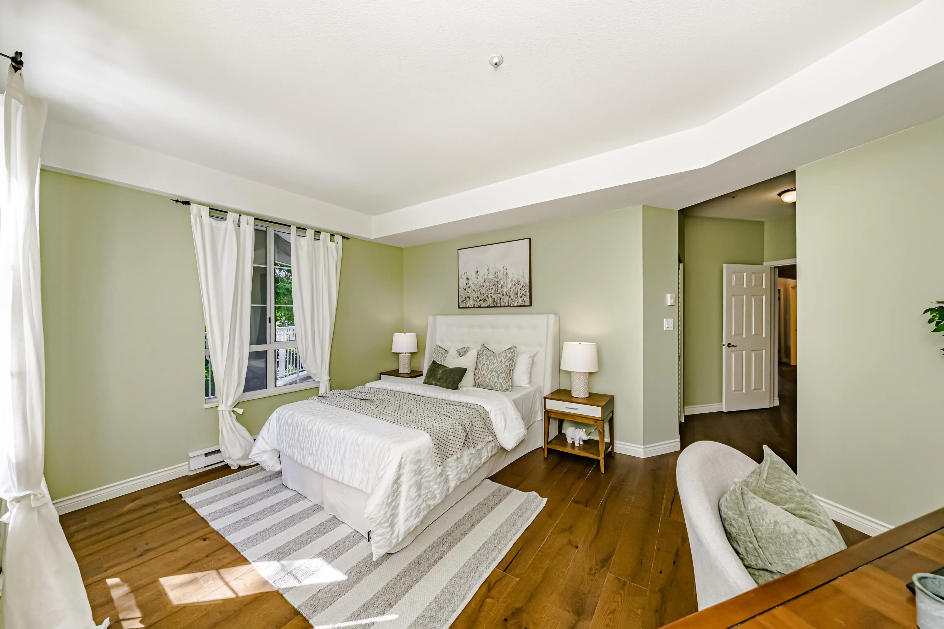 213 5835 Hampton Place
