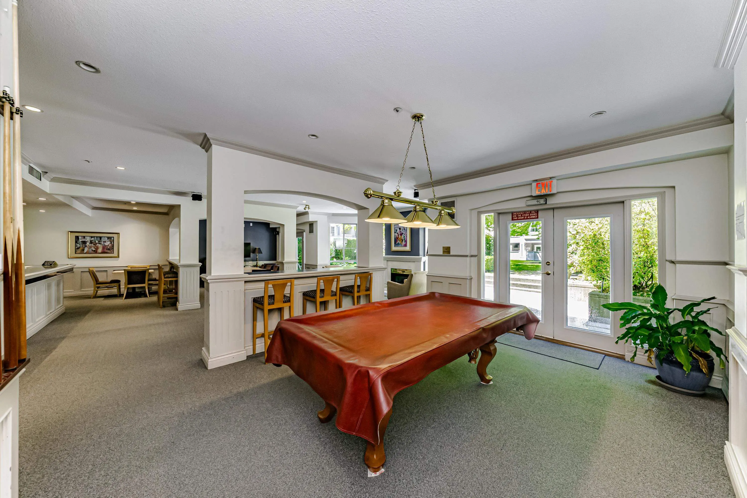 213 5835 Hampton Place