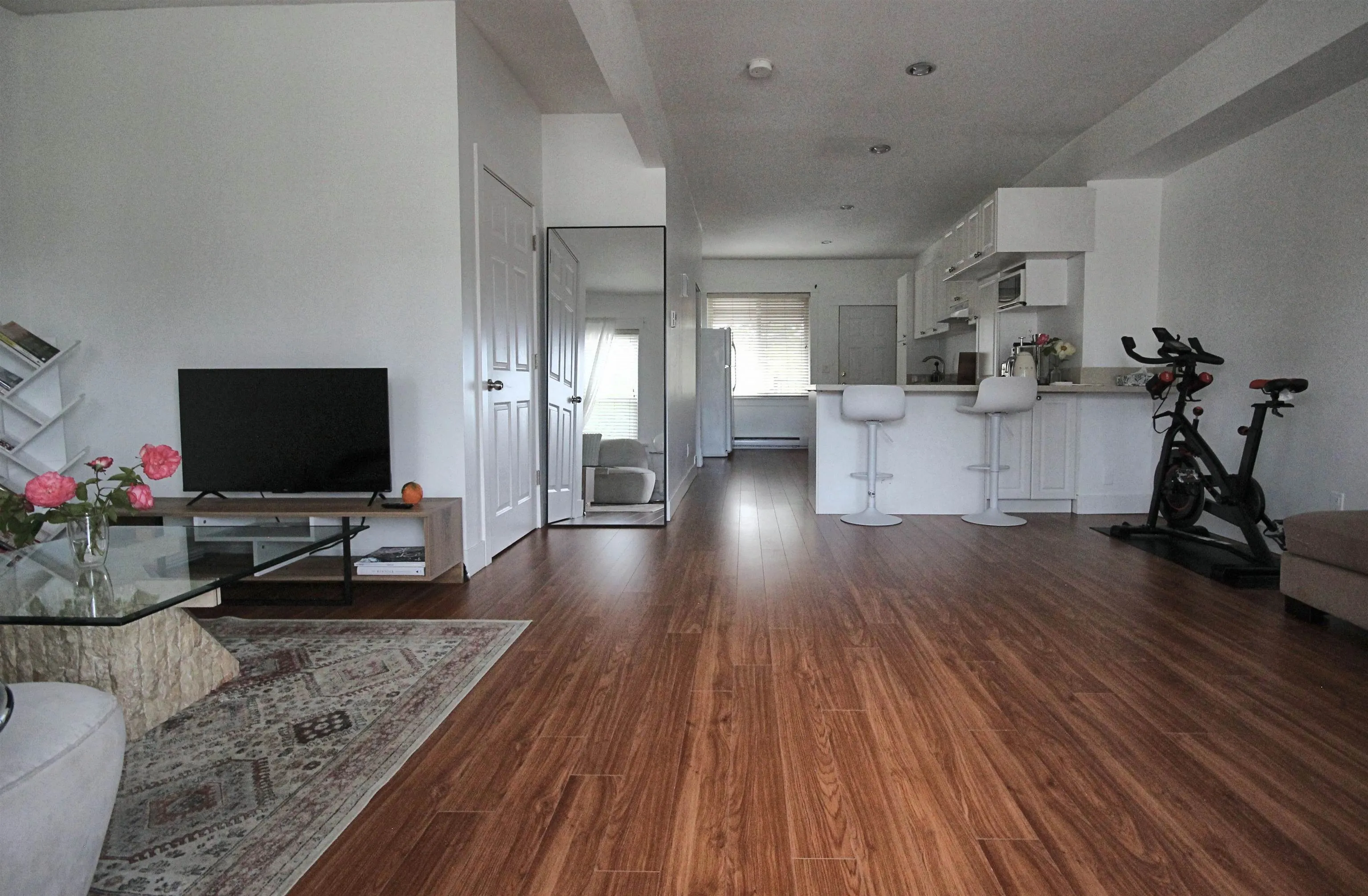 112 E King Edward Avenue