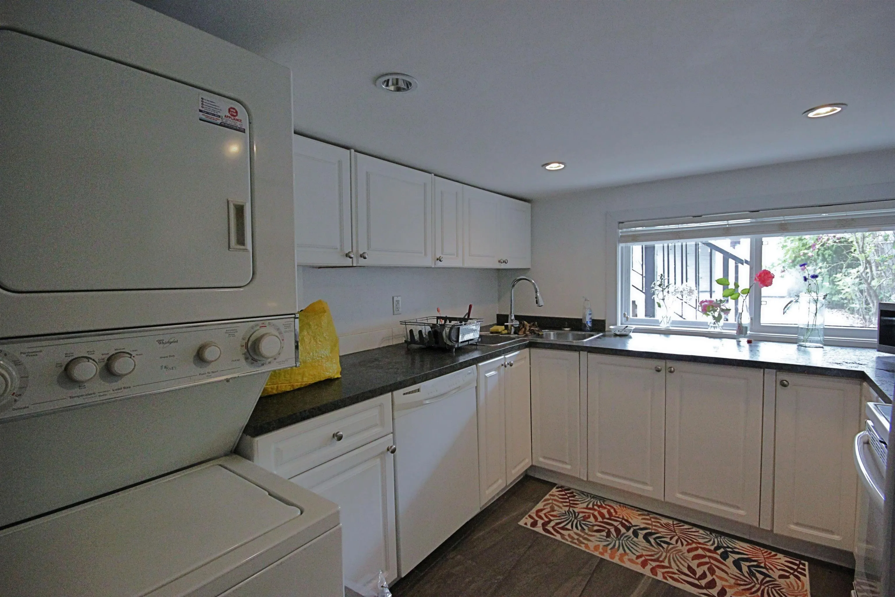 112 E King Edward Avenue
