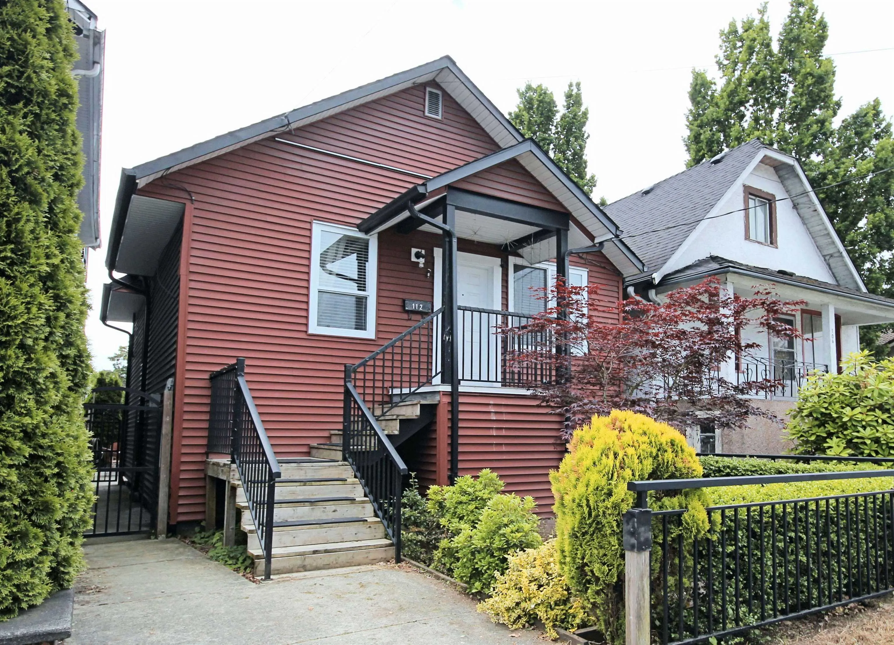 112 E King Edward Avenue