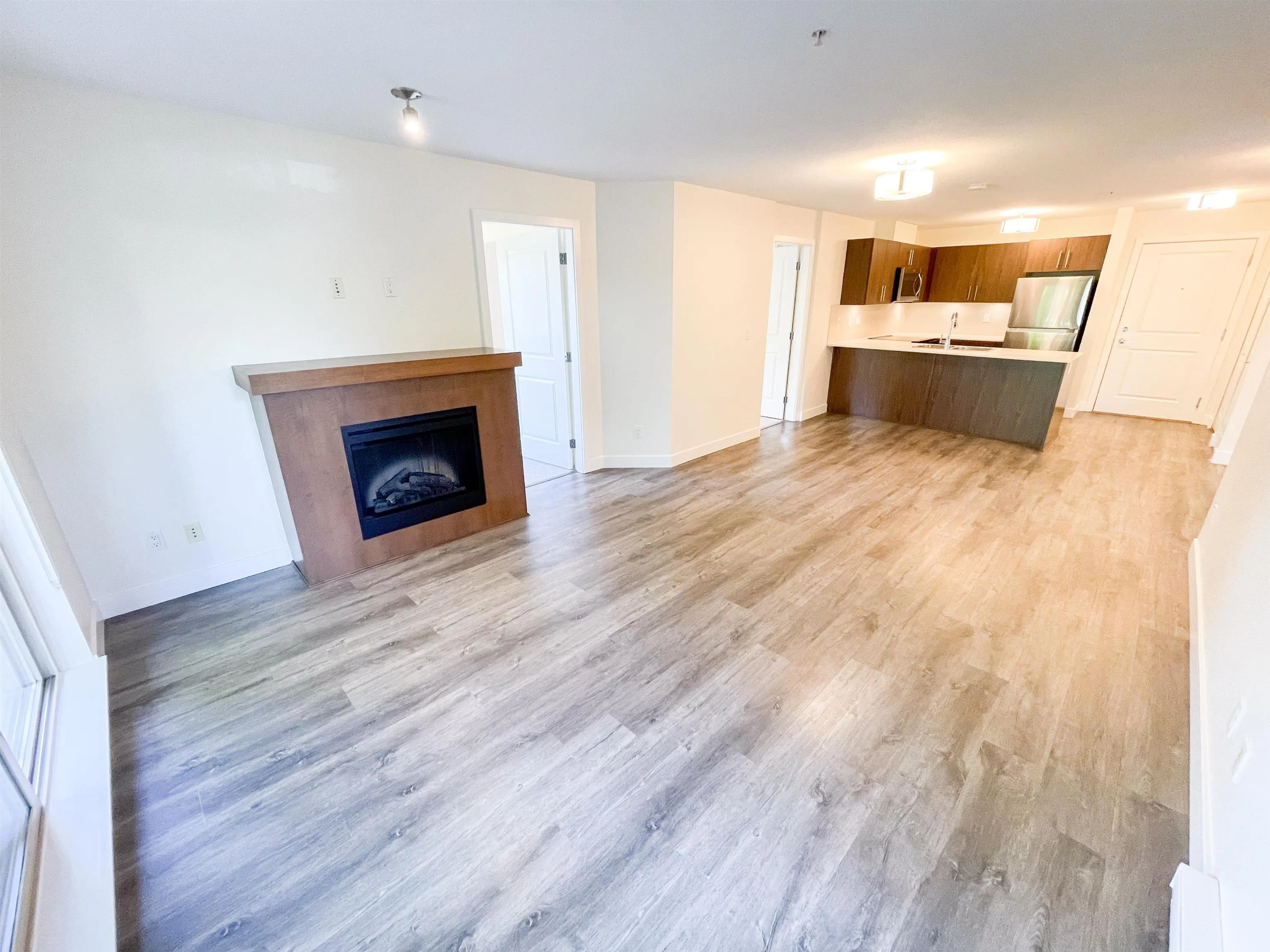 207 8915 202 Street