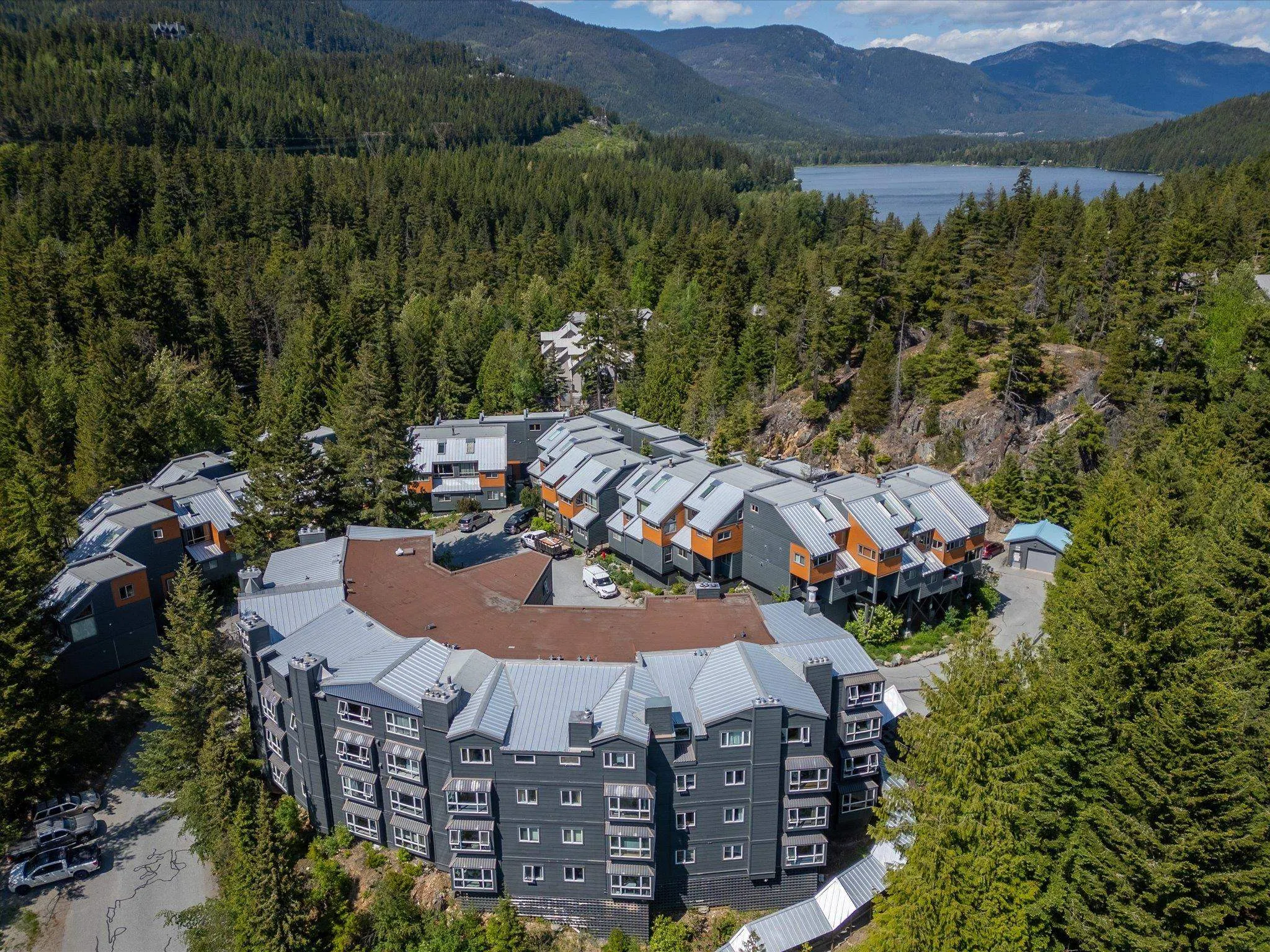 4 2110 Whistler Road
