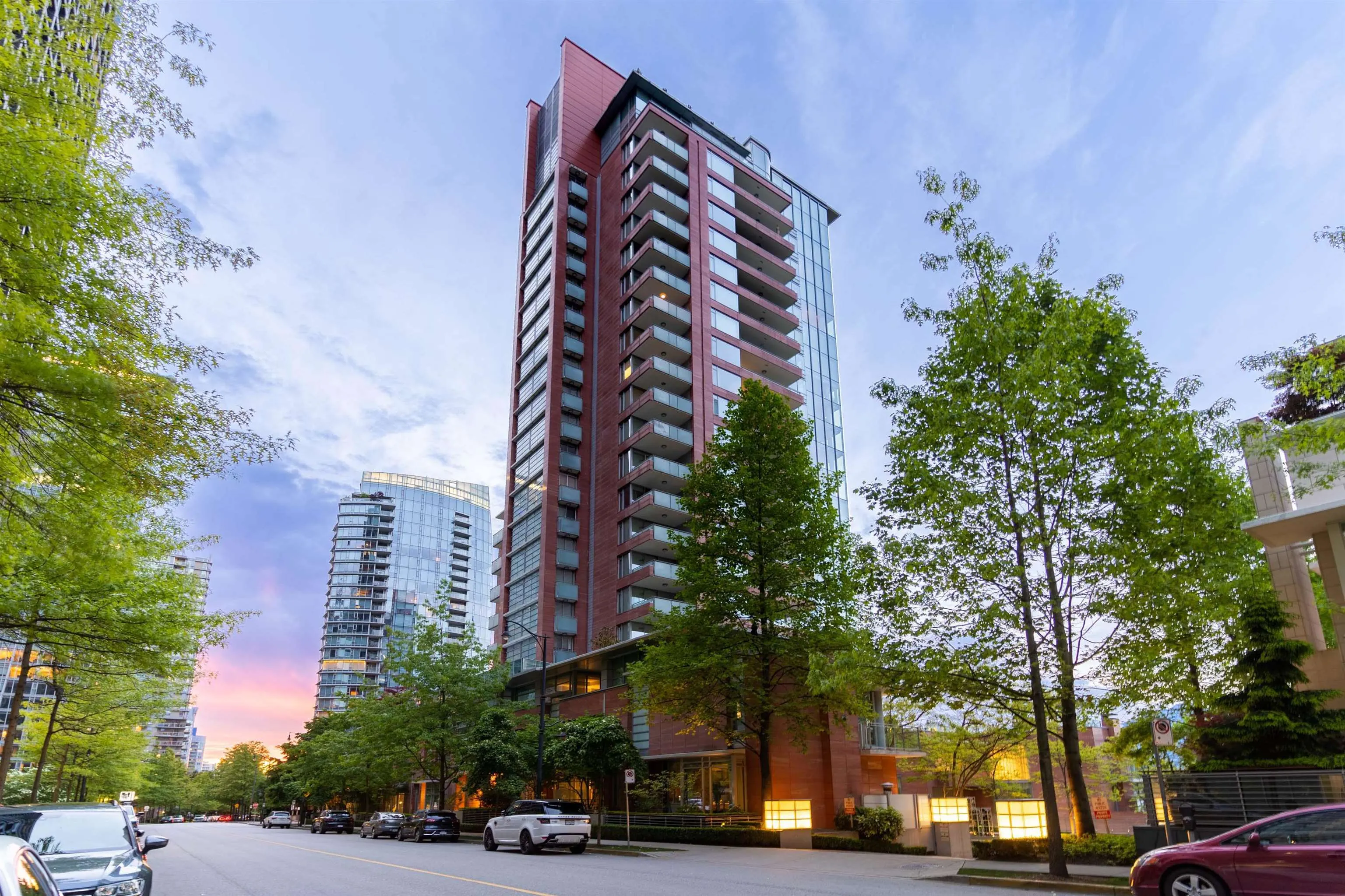 2101 1169 W Cordova Street