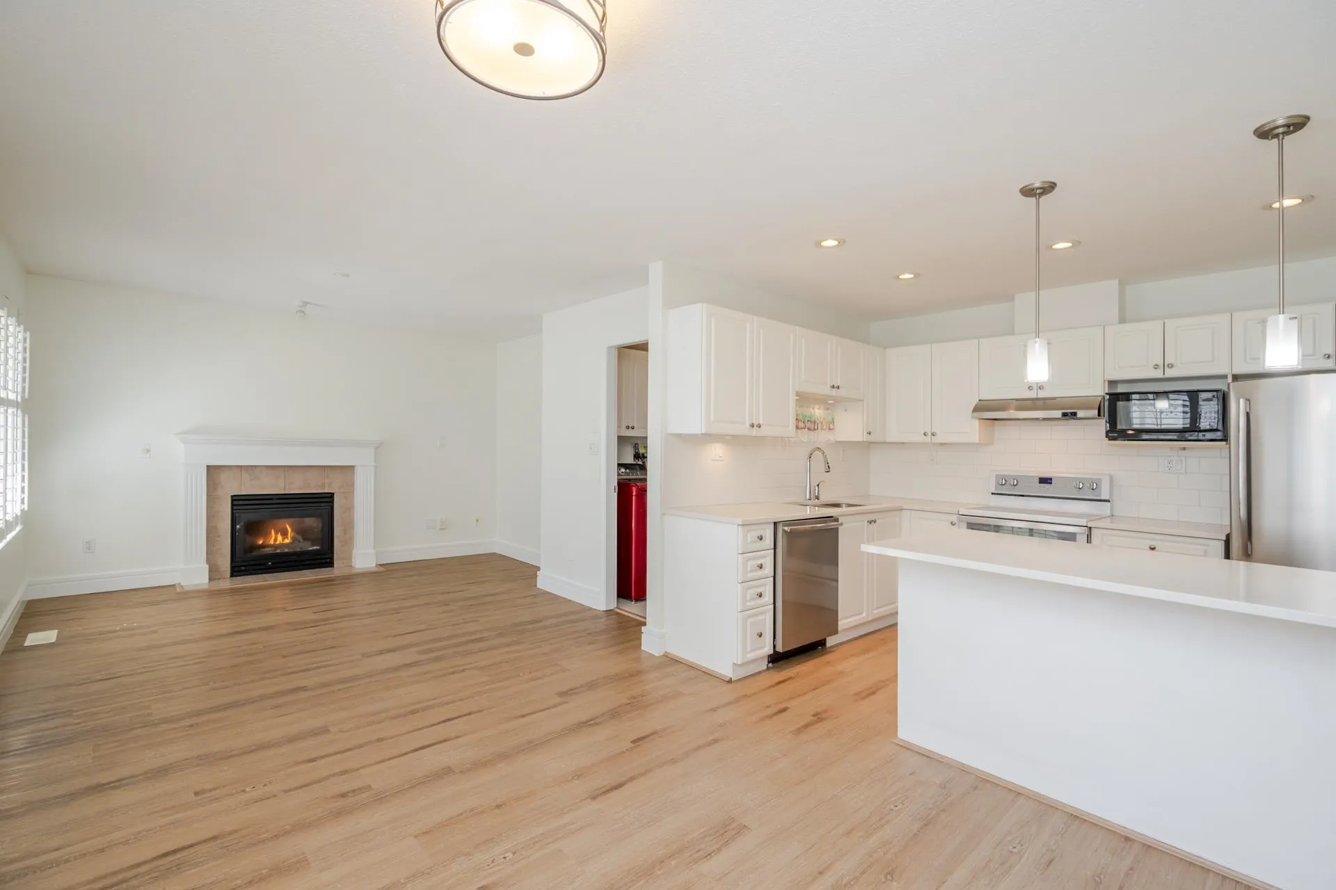 54 6885 184 Street