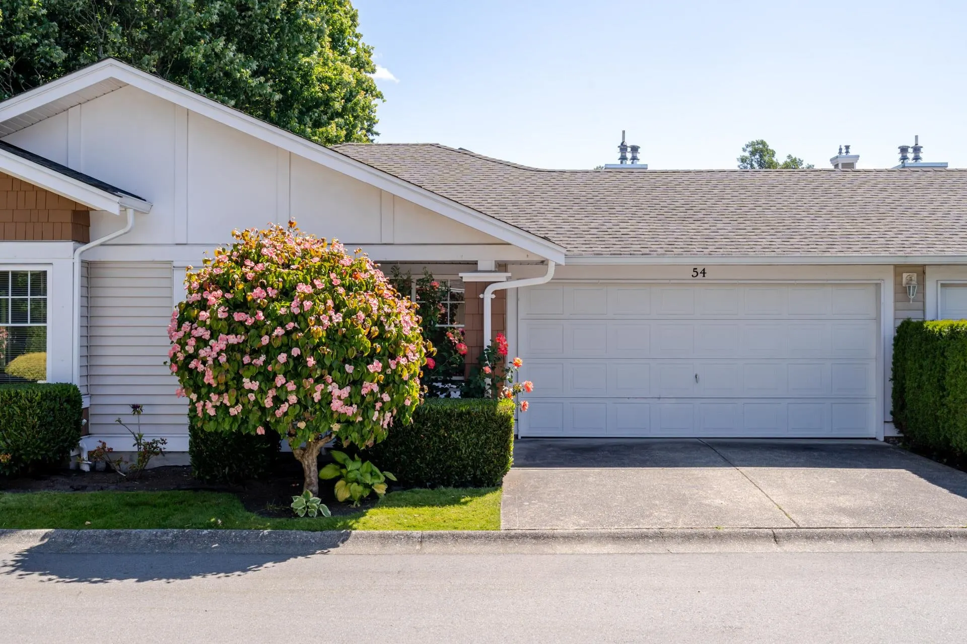 54 6885 184 Street
