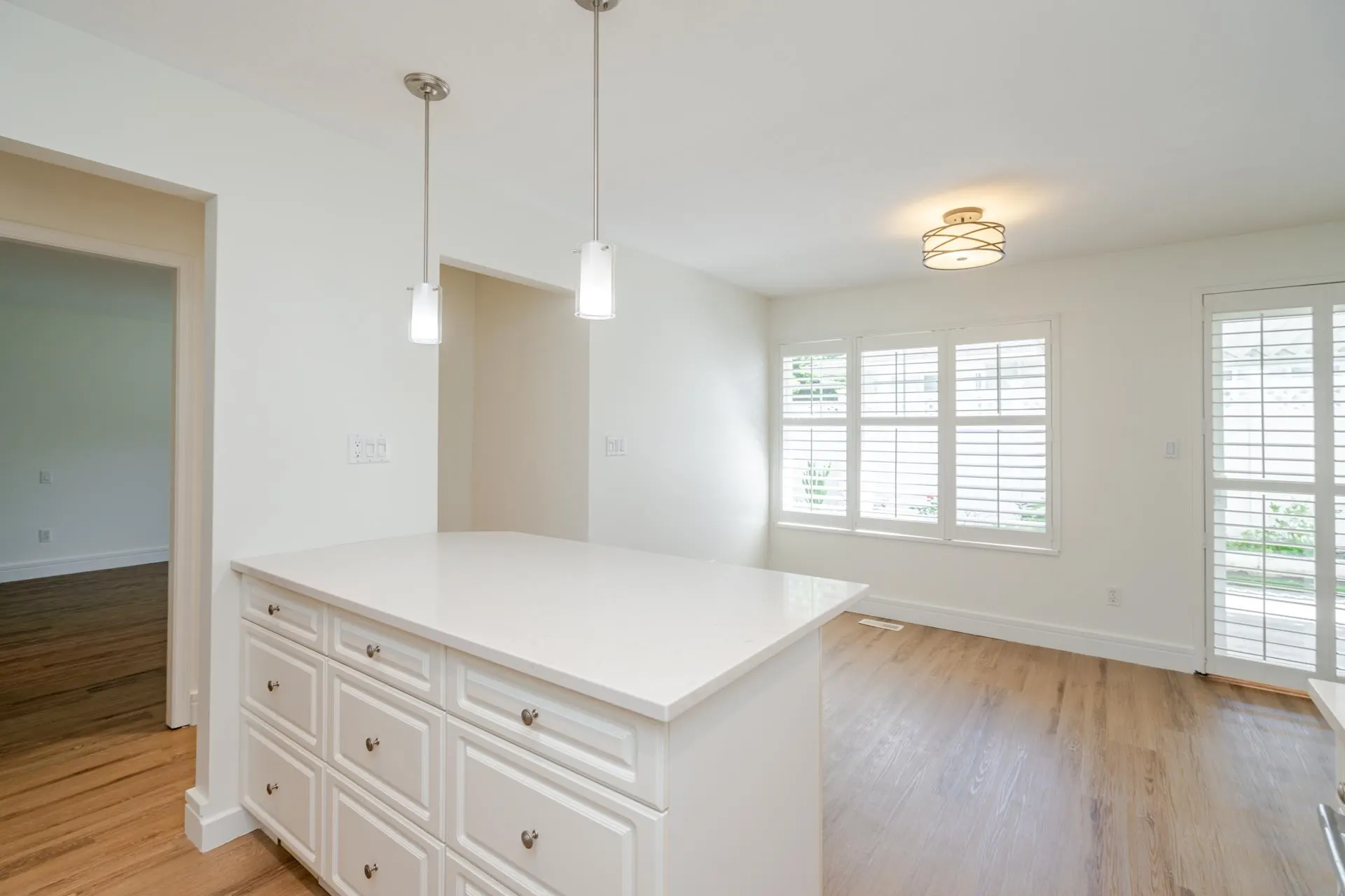 54 6885 184 Street