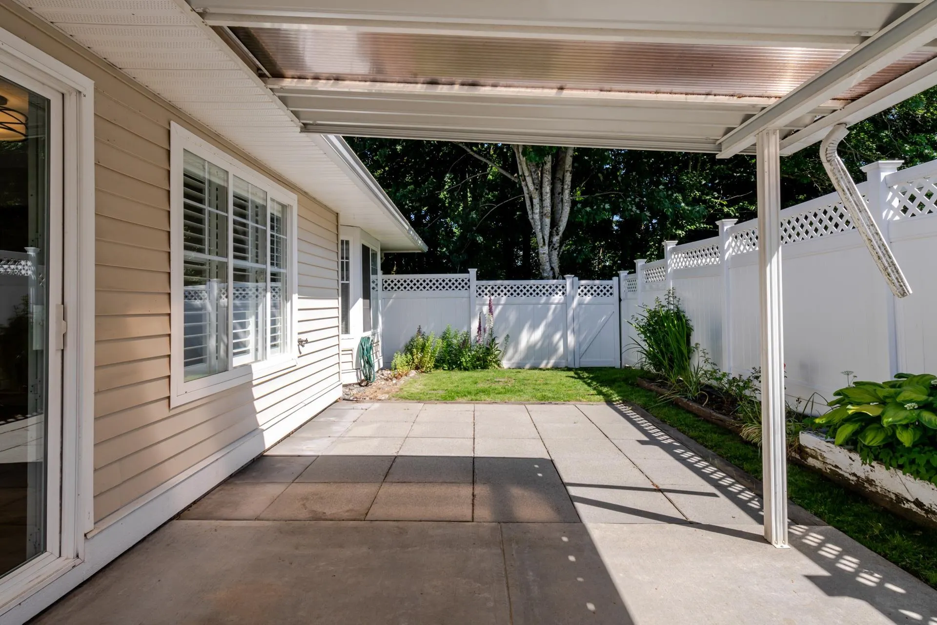 54 6885 184 Street