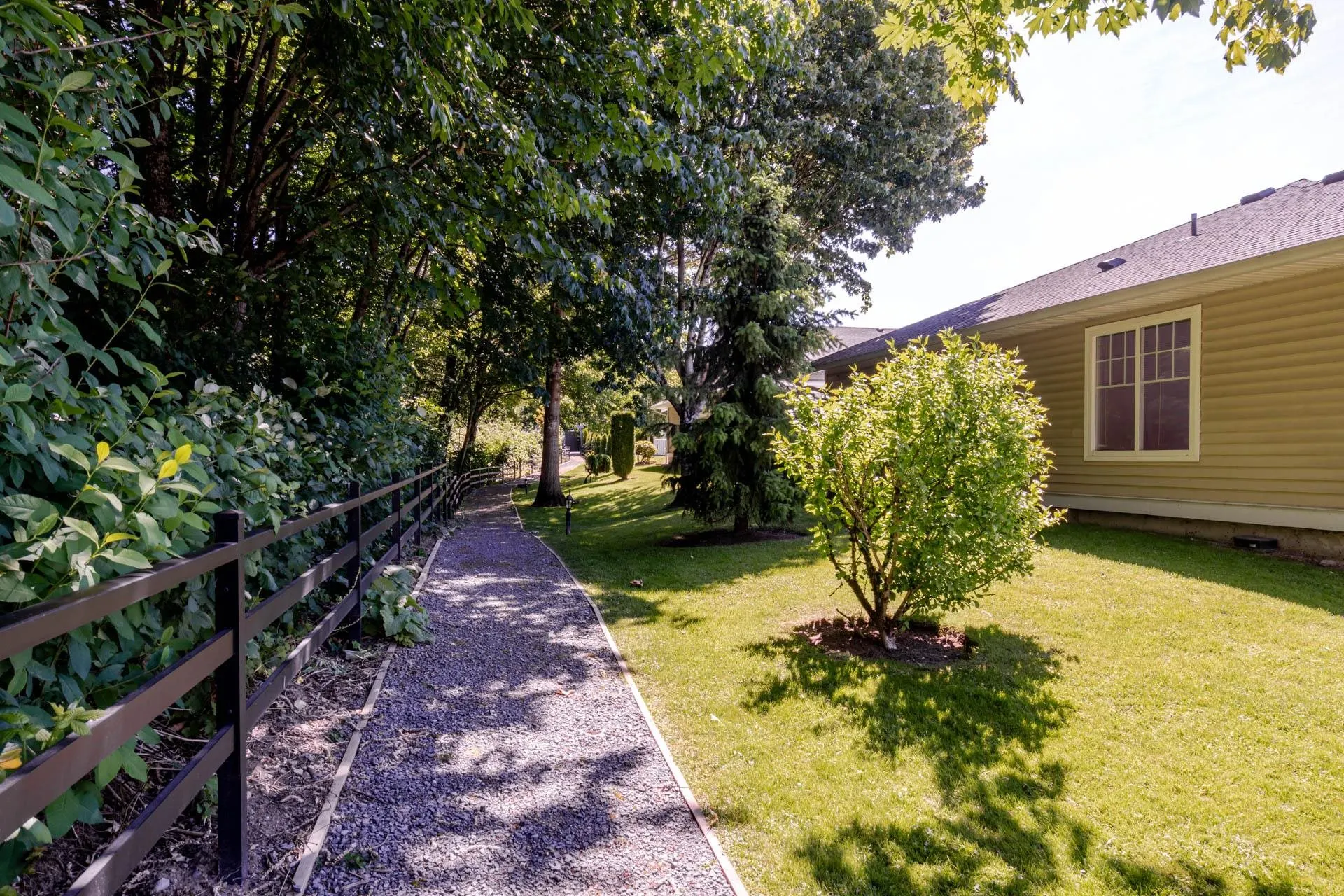 54 6885 184 Street