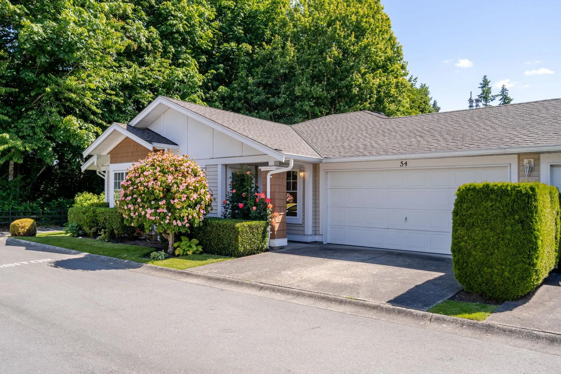 54 6885 184 Street