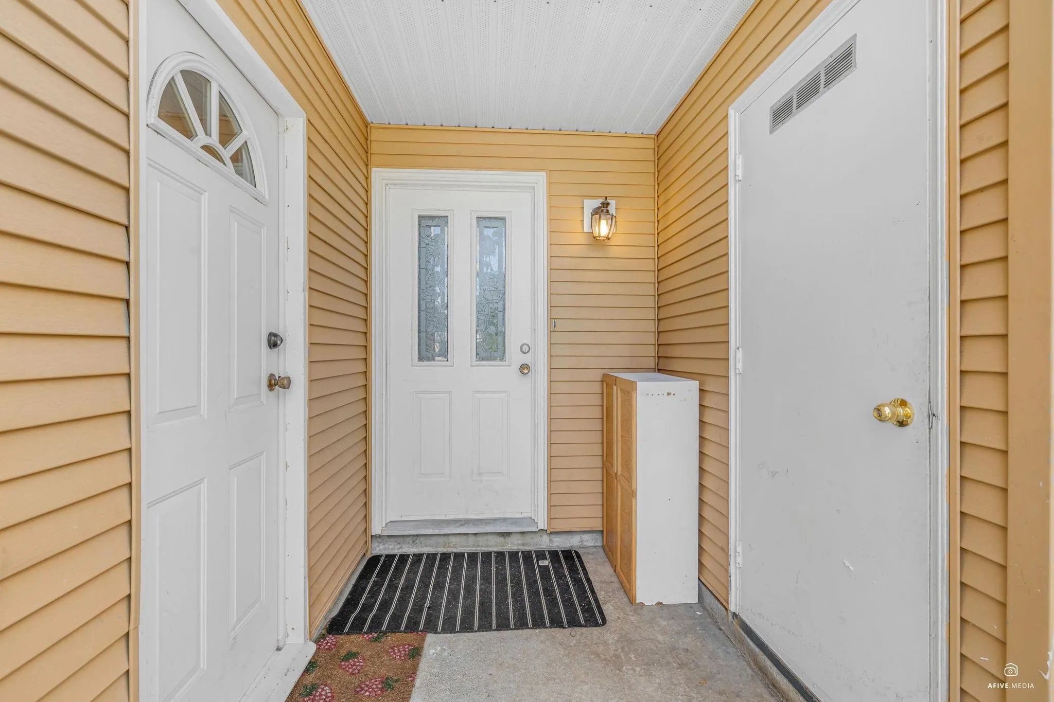 216 Davis Crescent