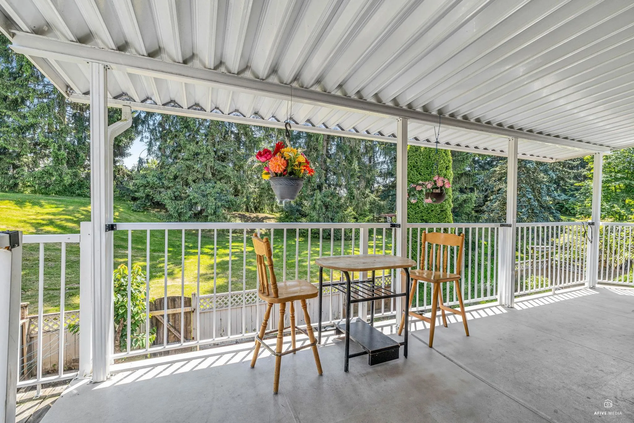 216 Davis Crescent