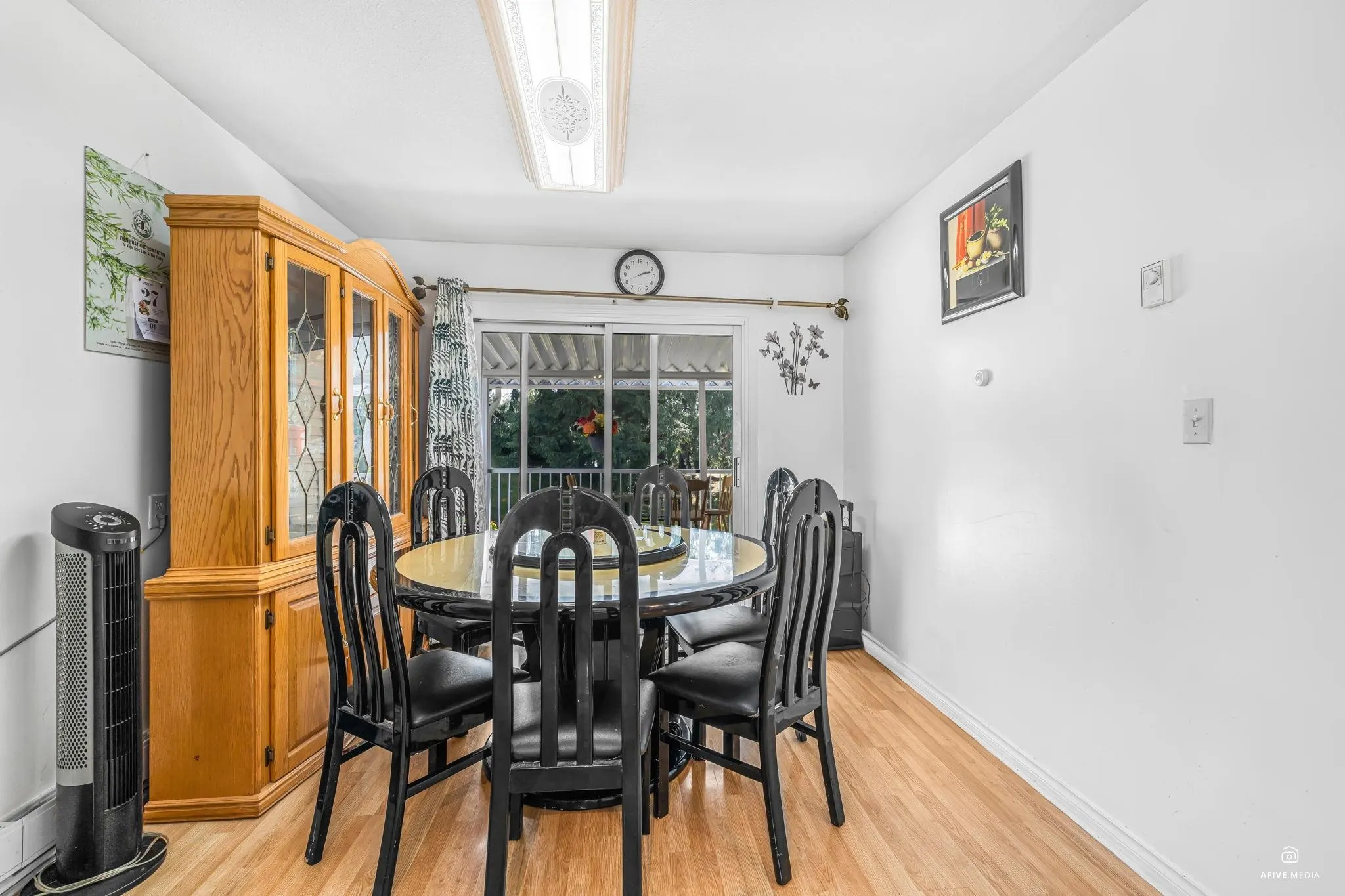 216 Davis Crescent