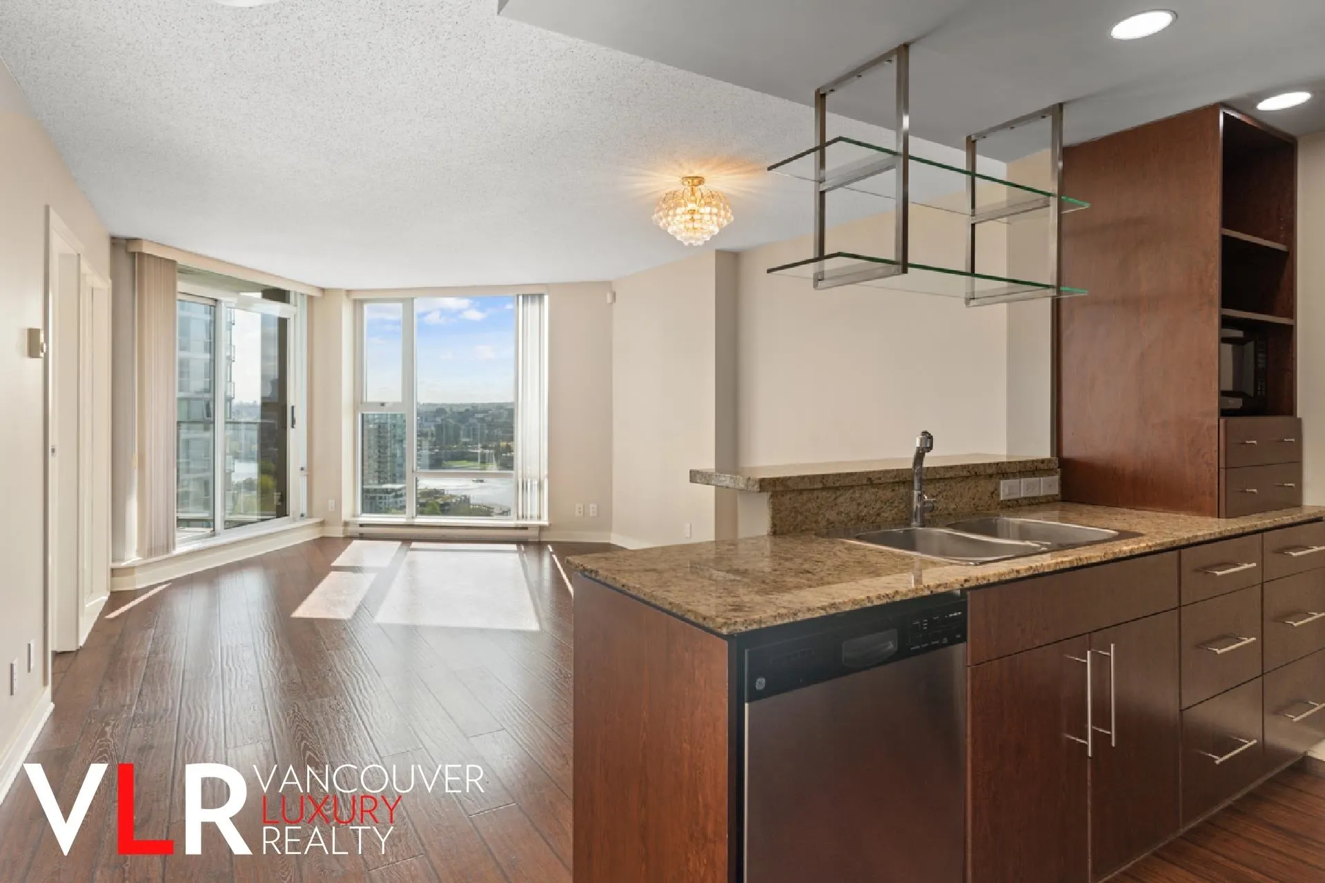 2607 455 Beach Crescent