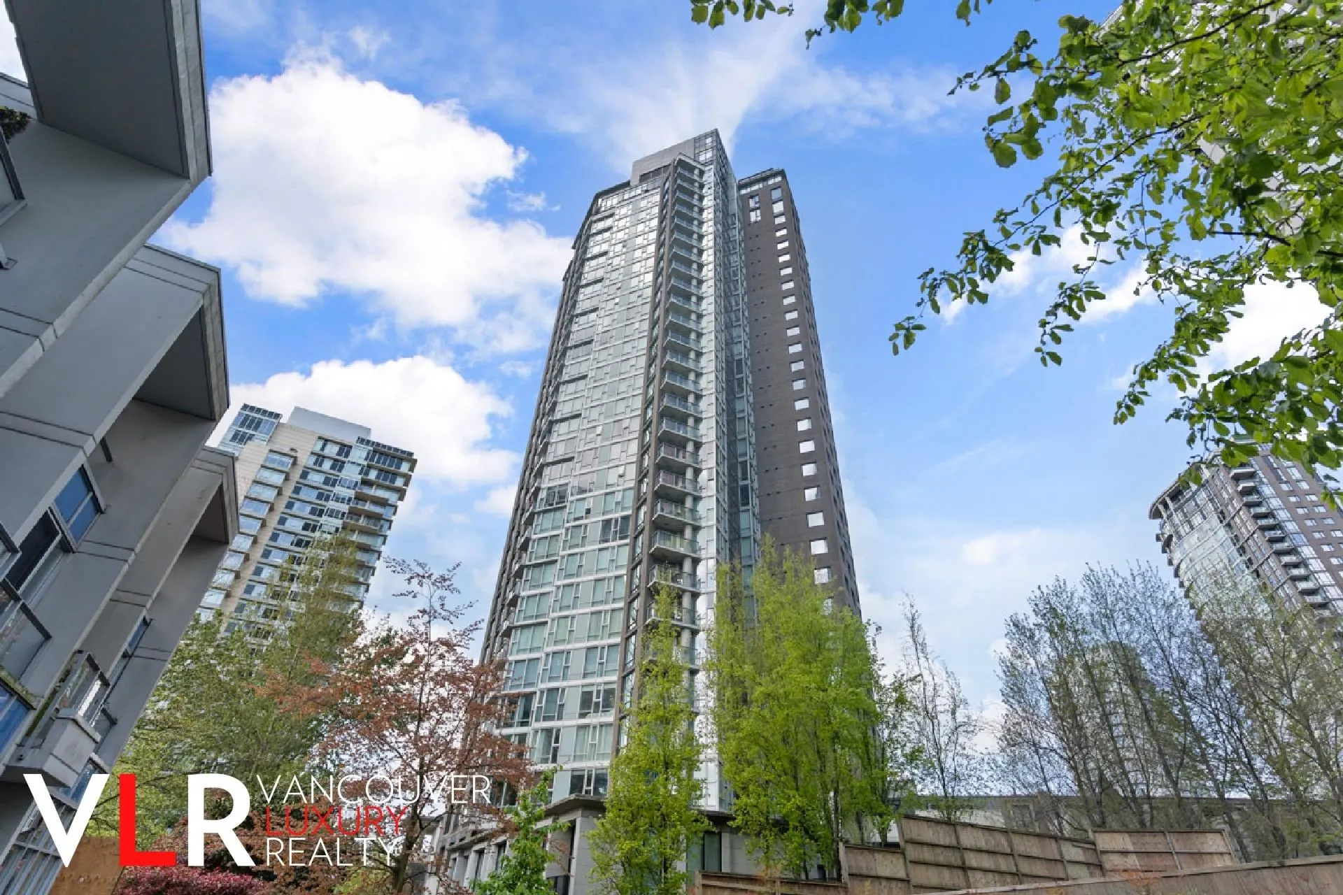 2607 455 Beach Crescent