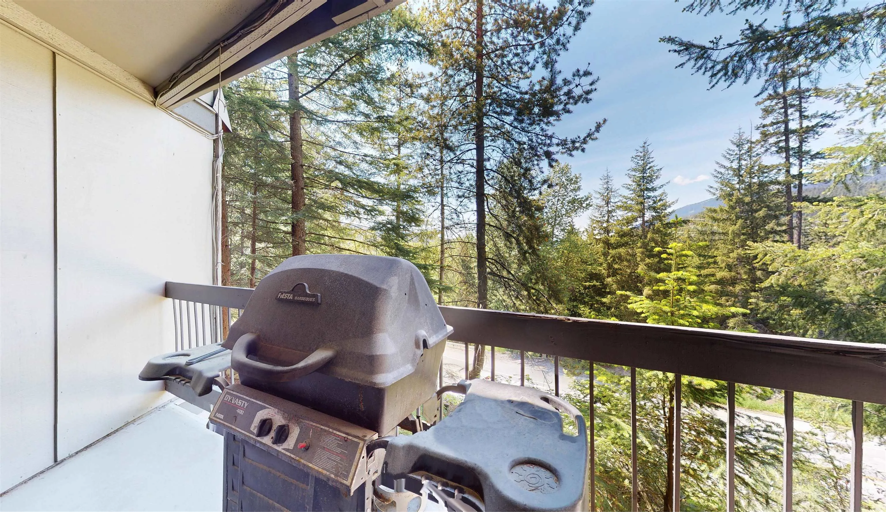 211 2109 Whistler Road