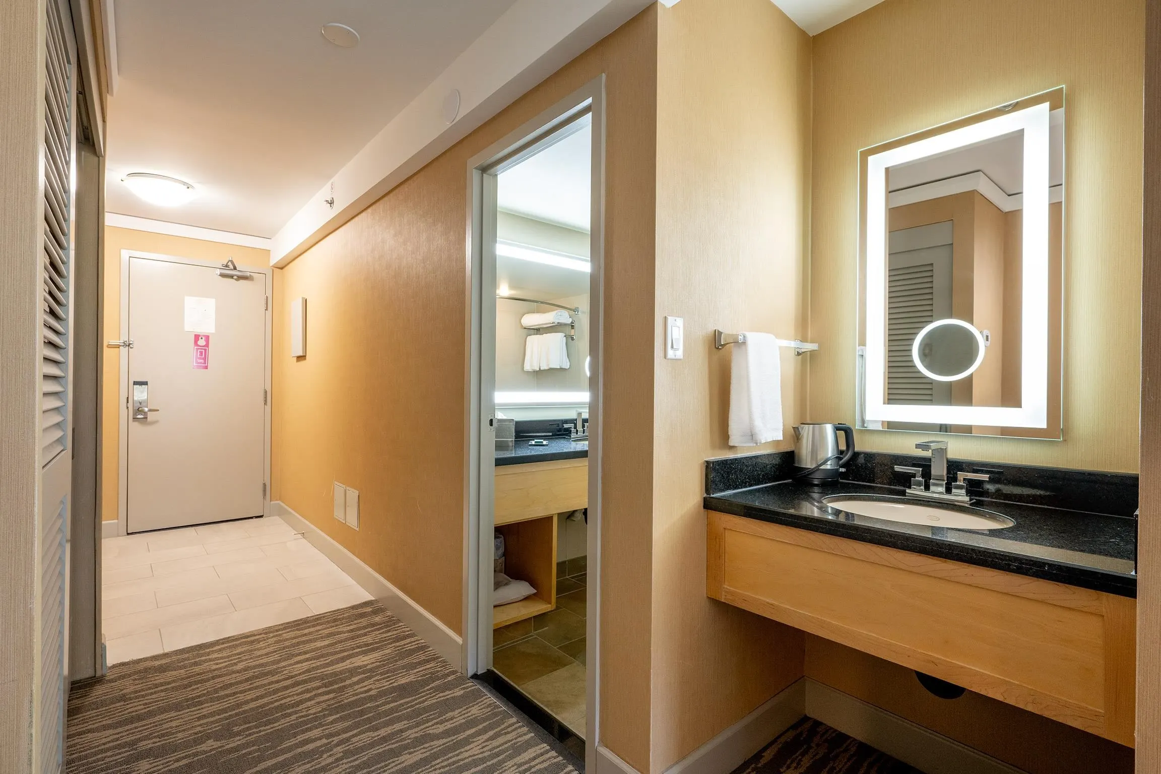 210/212 4050 Whistler Way
