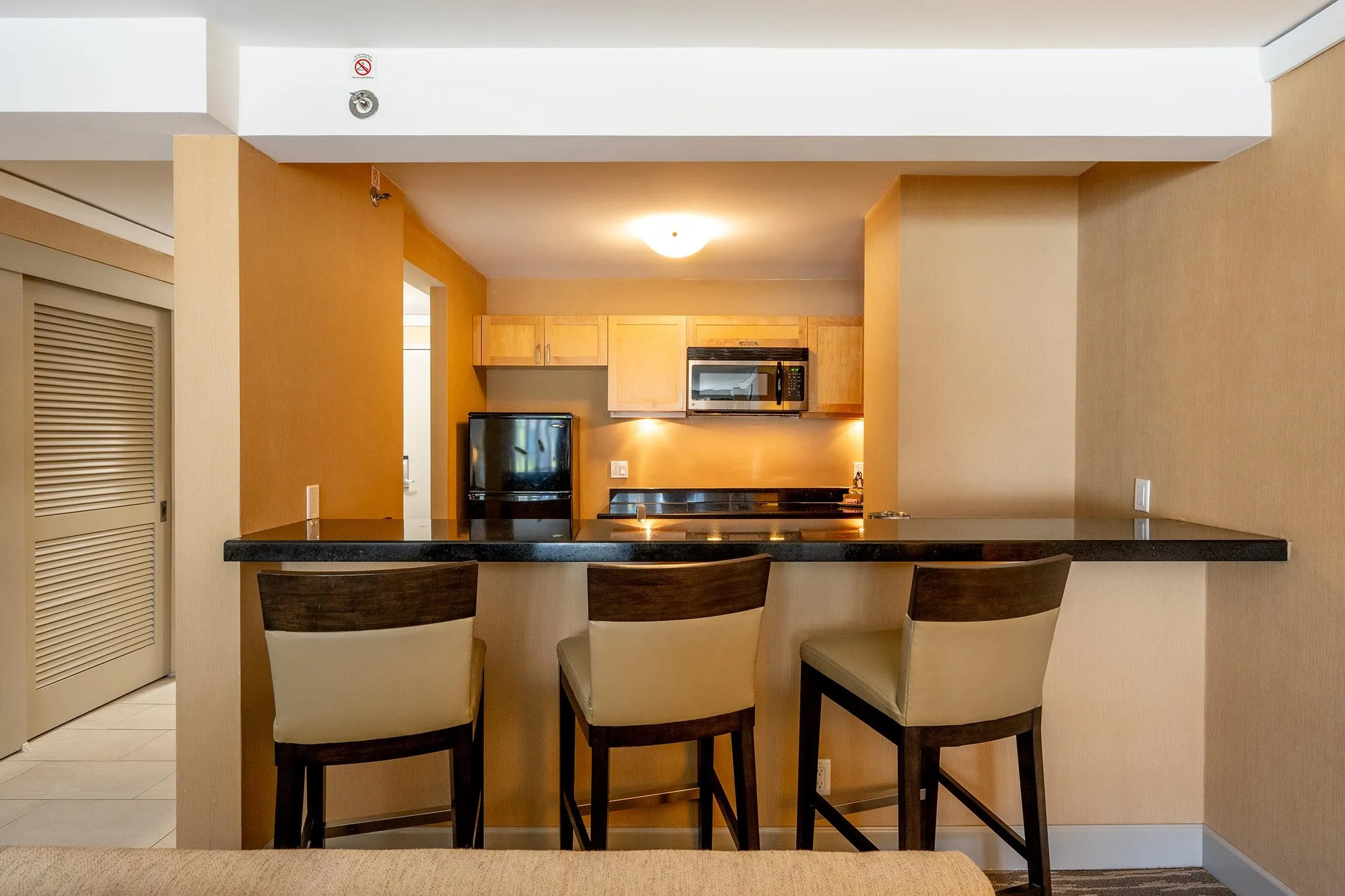 210/212 4050 Whistler Way