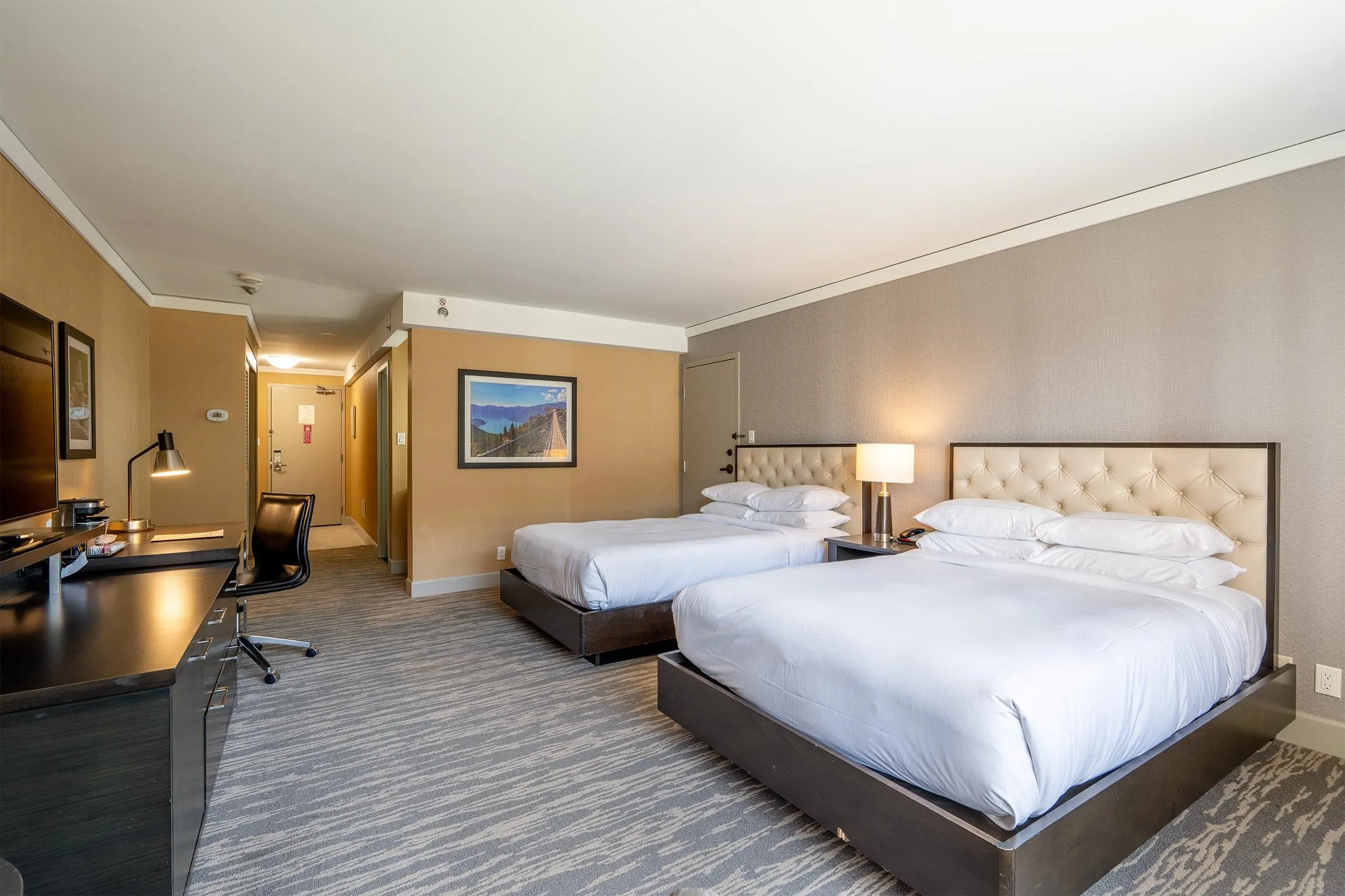 210/212 4050 Whistler Way