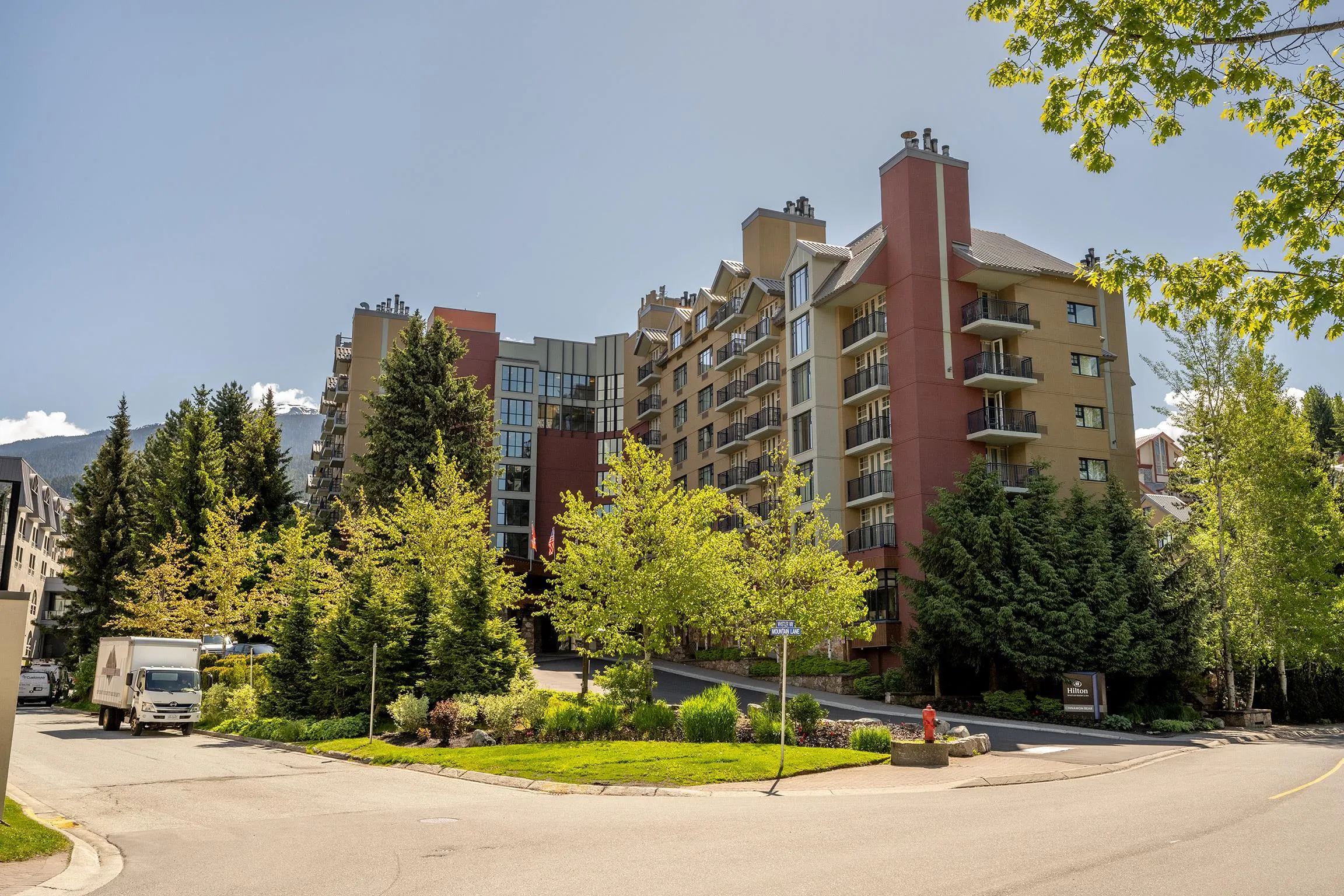 210/212 4050 Whistler Way