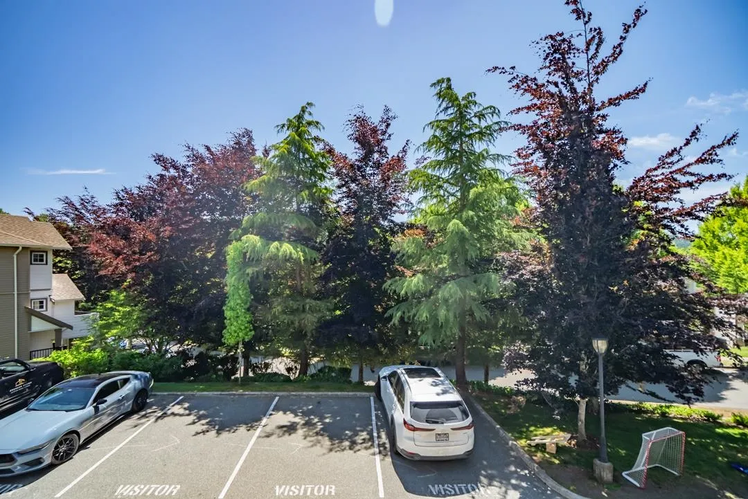 64 4401 Blauson Boulevard