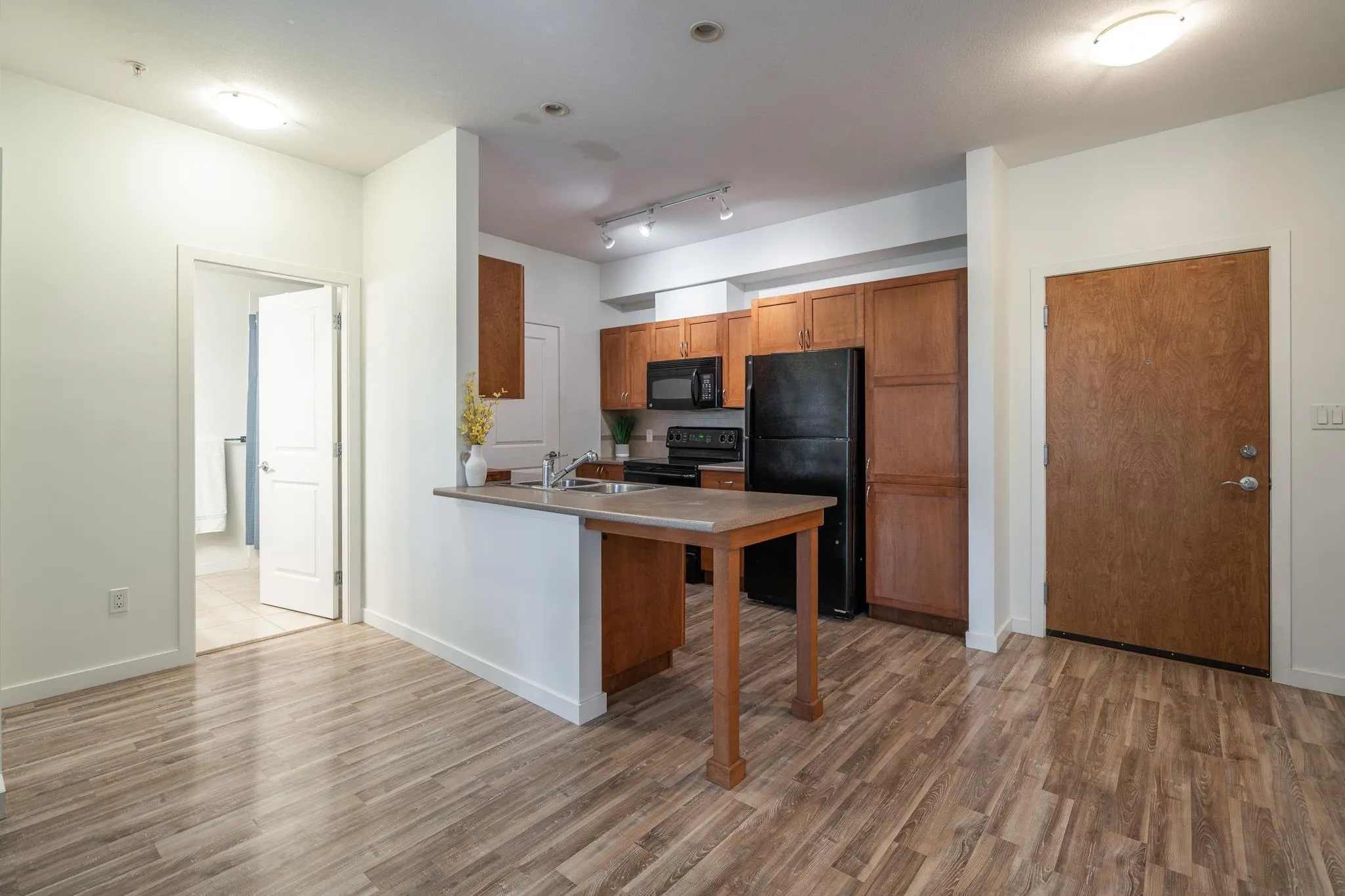 309 33318 E Bourquin Crescent