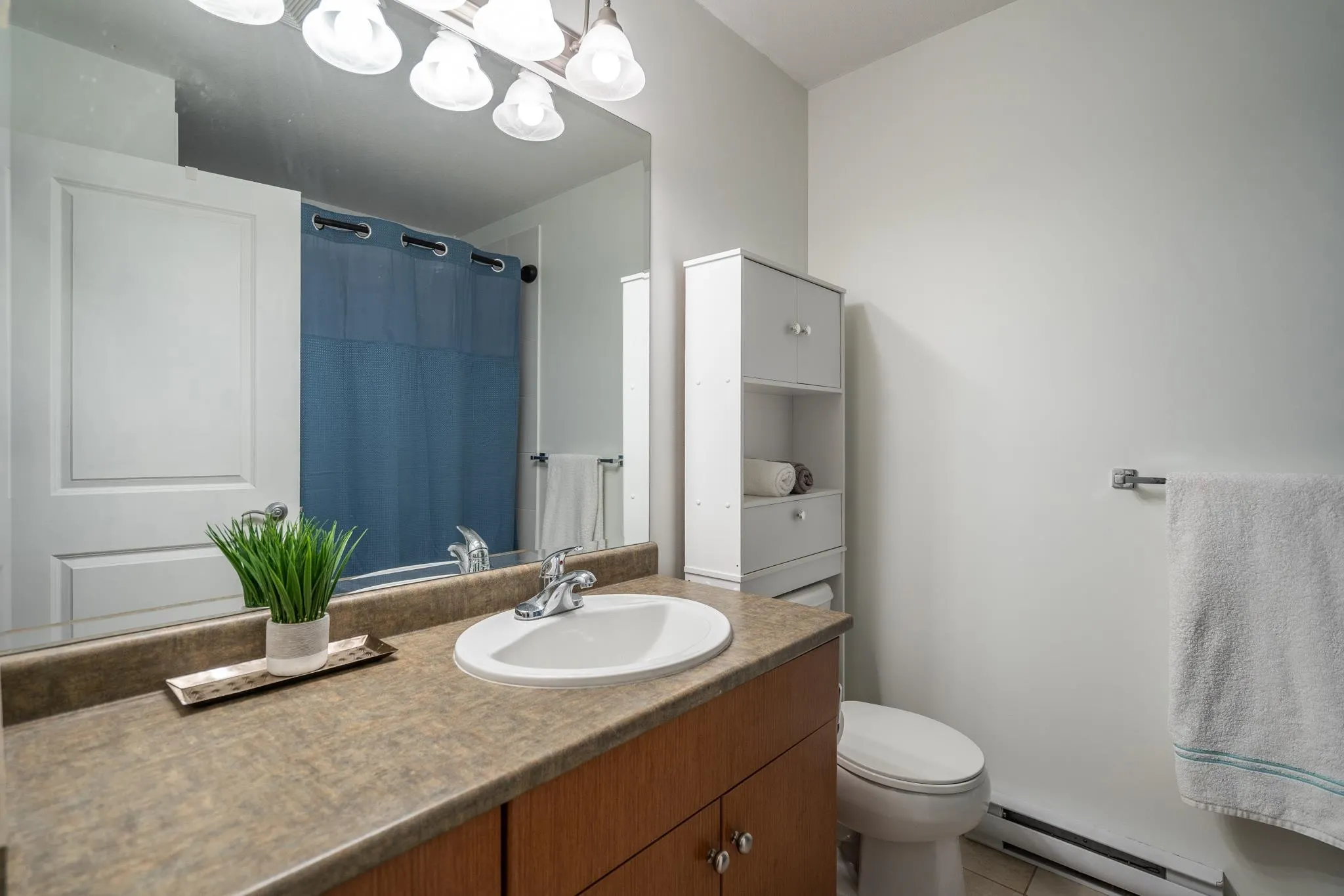 309 33318 E Bourquin Crescent