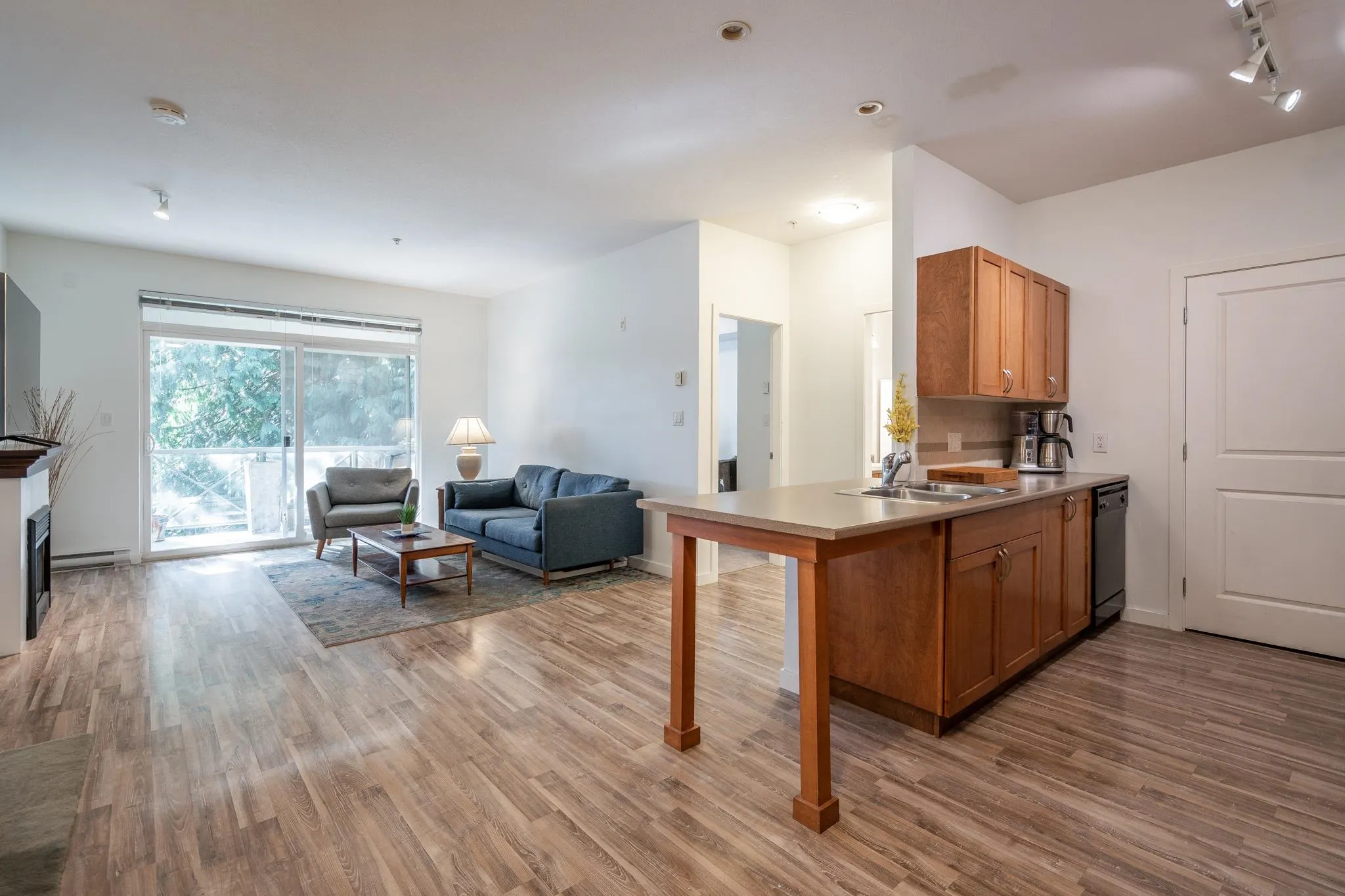 309 33318 E Bourquin Crescent