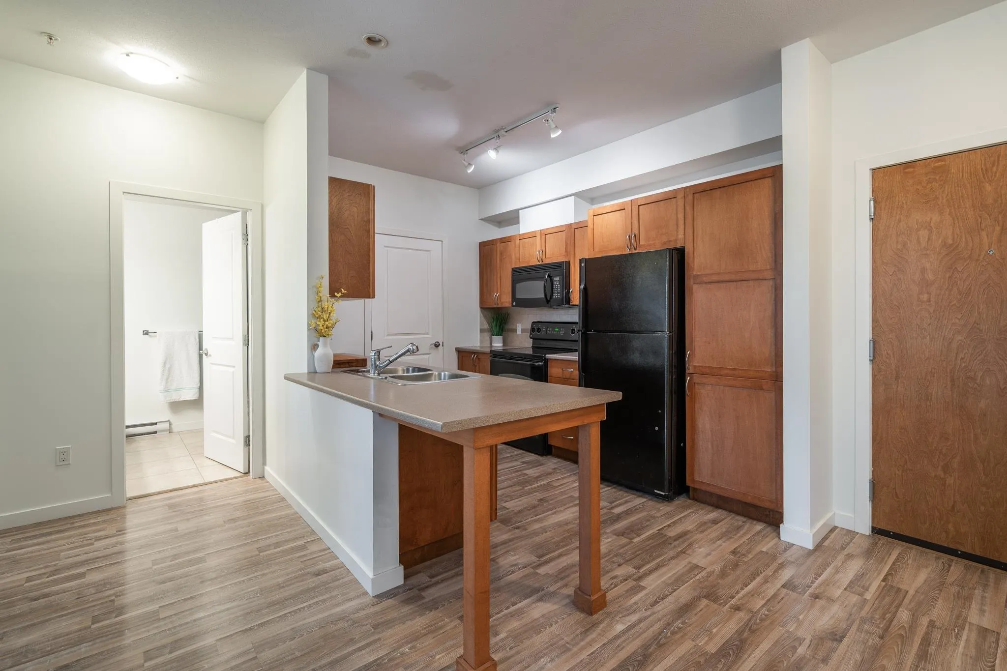 309 33318 E Bourquin Crescent